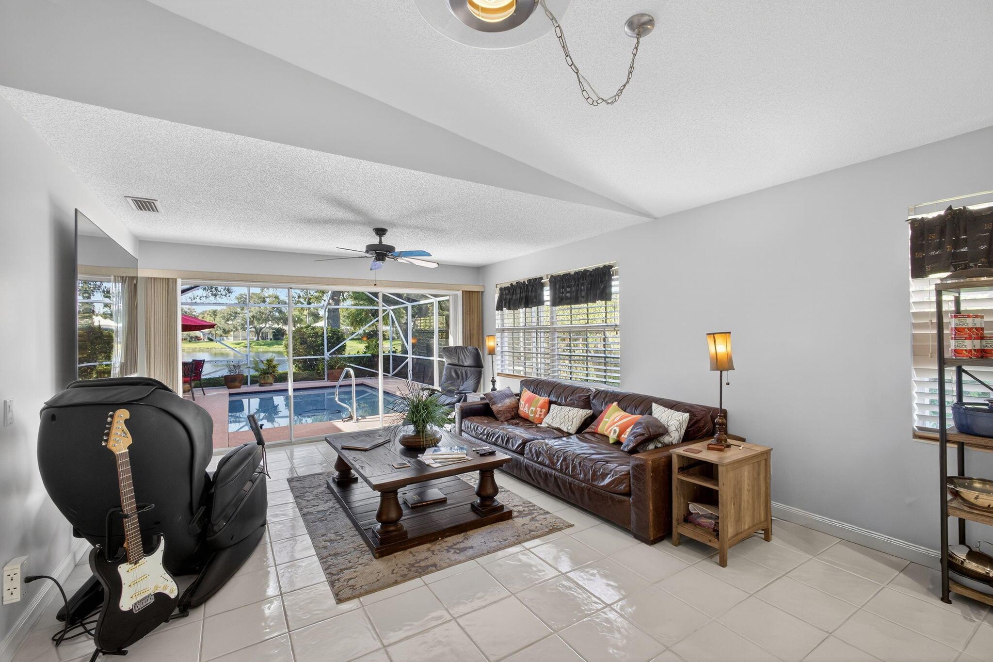 GARDEN OAKS - Residential