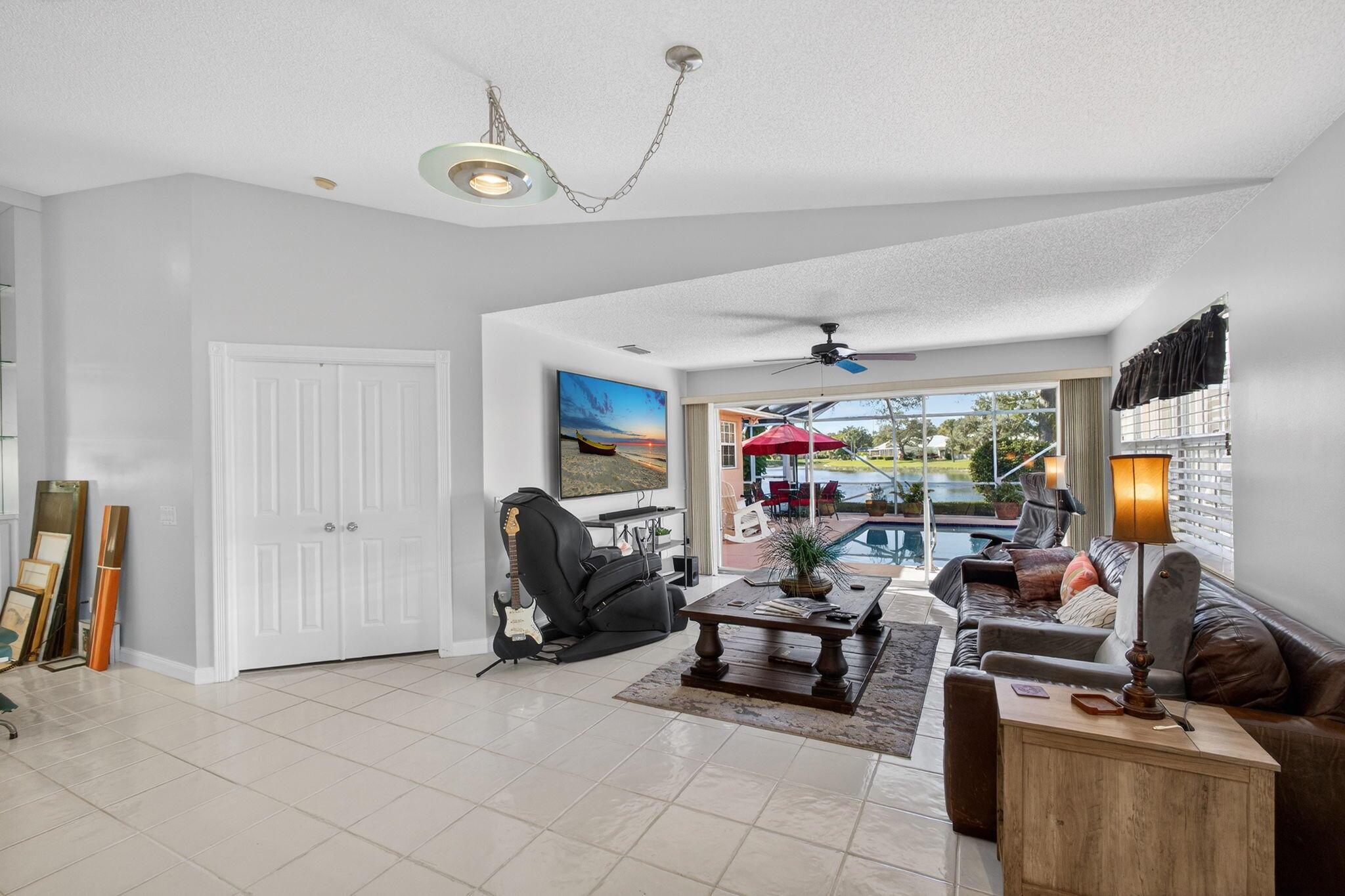 GARDEN OAKS - Residential