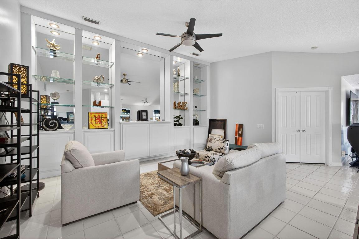 GARDEN OAKS - Residential