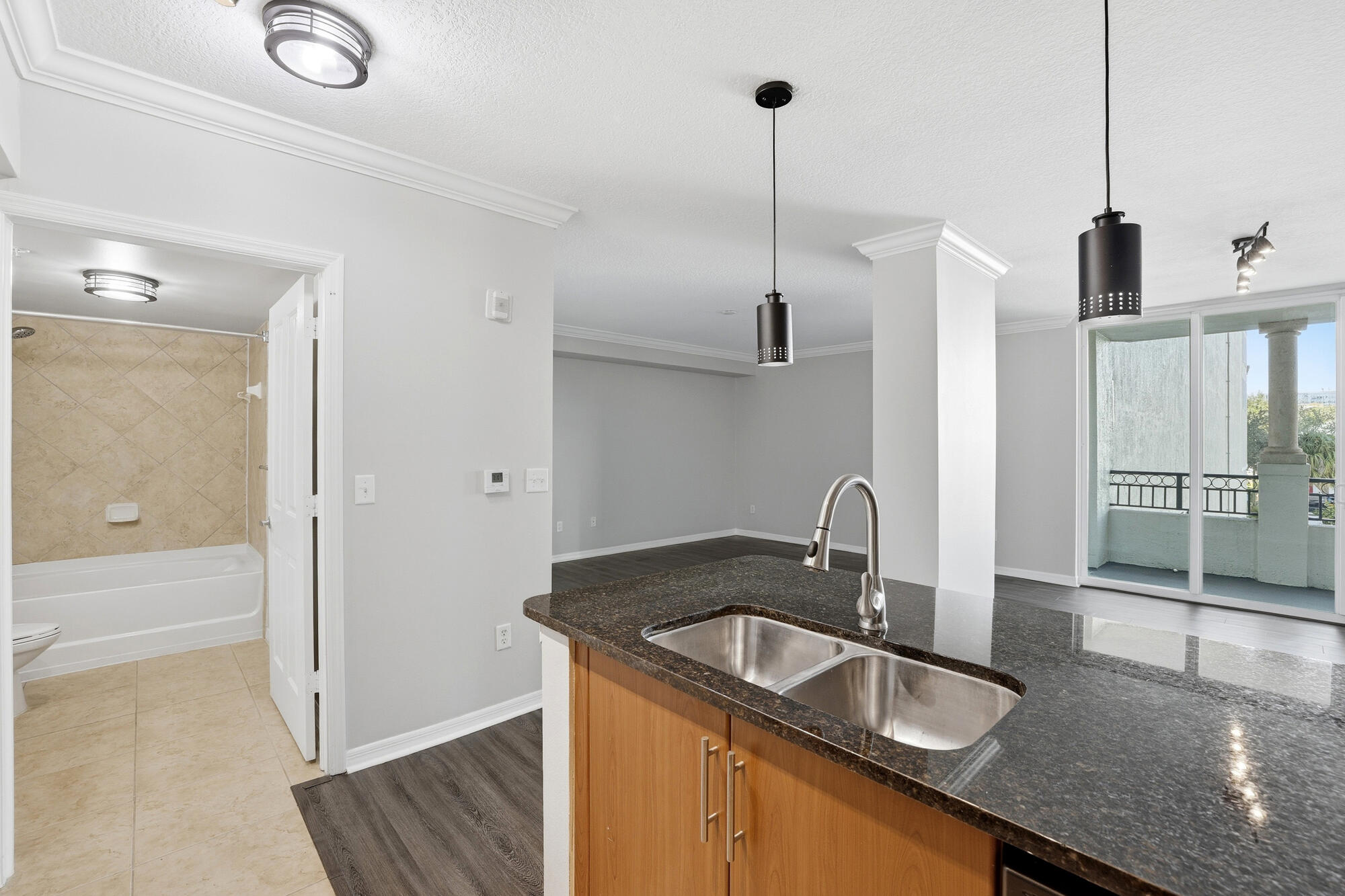 600 S Dixie Highway 250