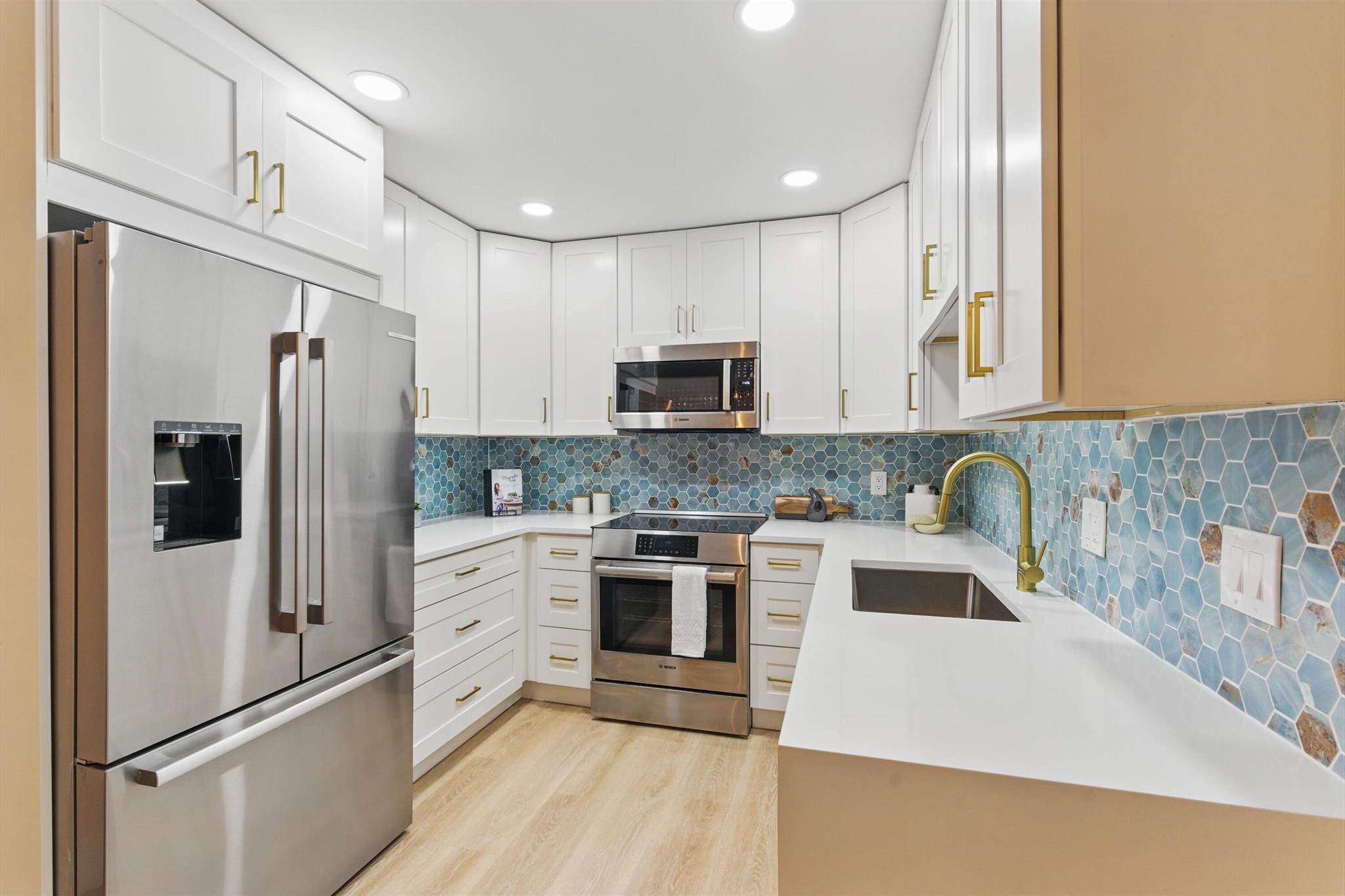 315 Venetian 2 Drive 2