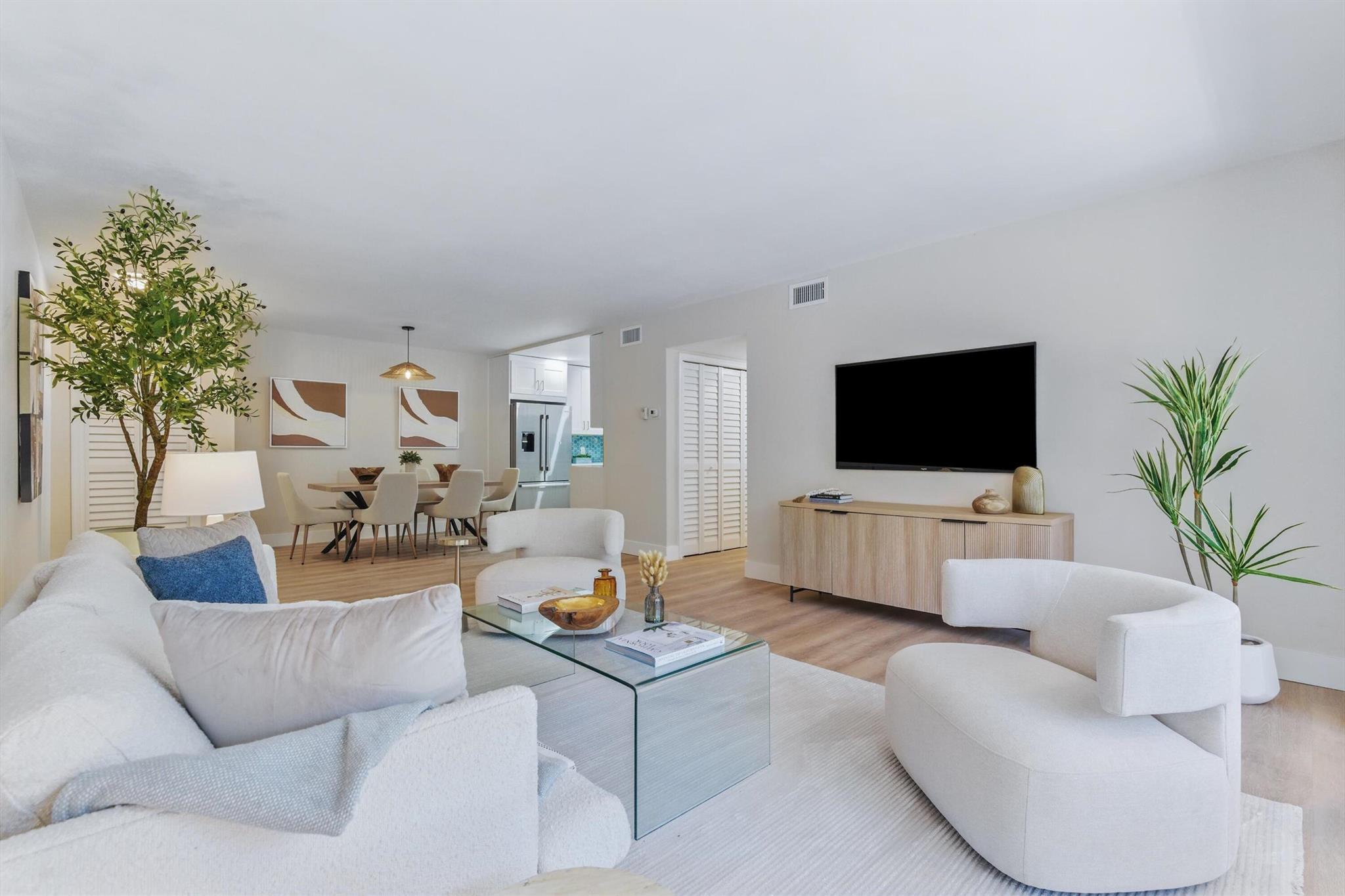 315 Venetian 2 Drive 2