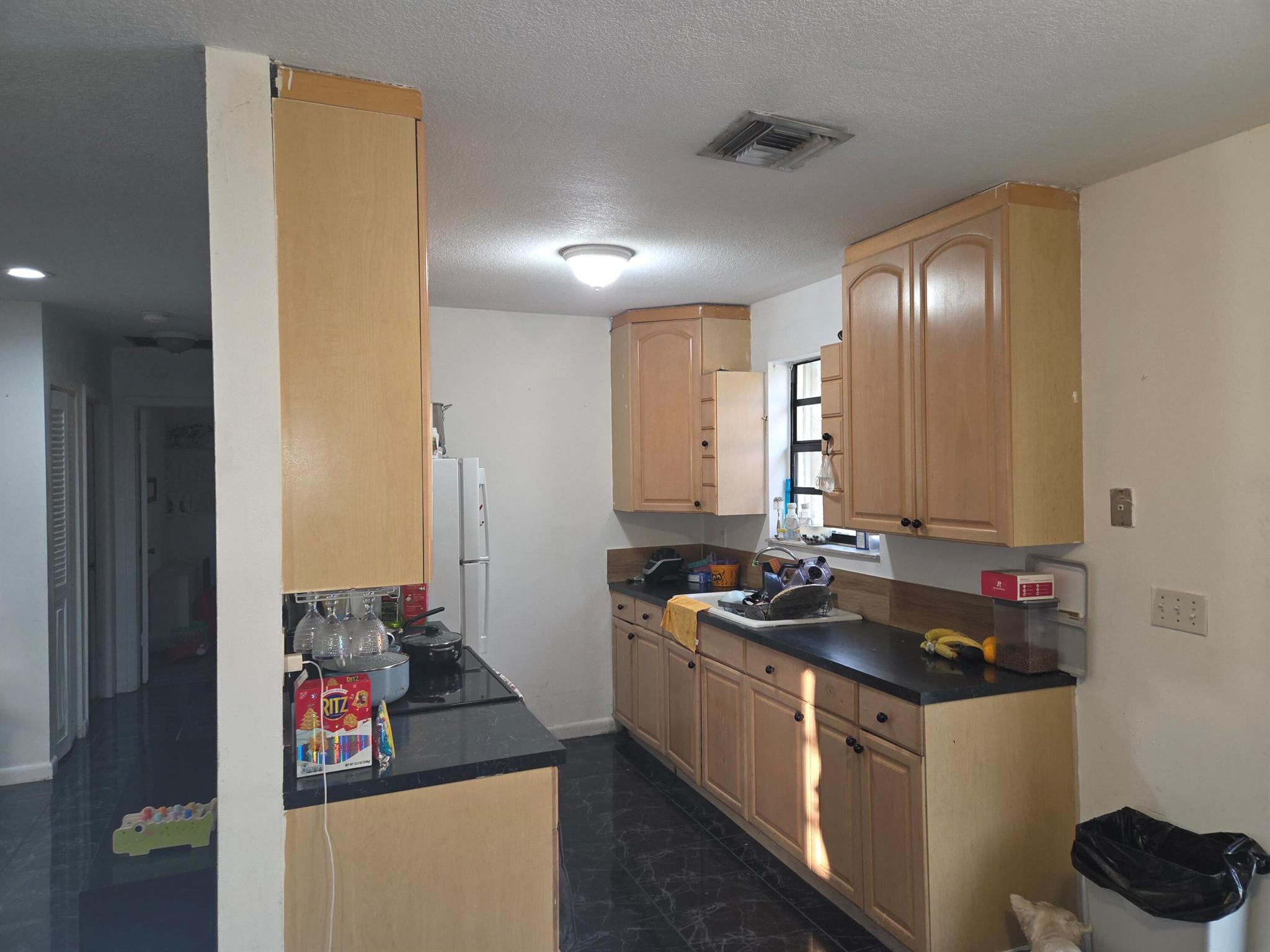 ROOSEVELT ESTATES - Residential Lease