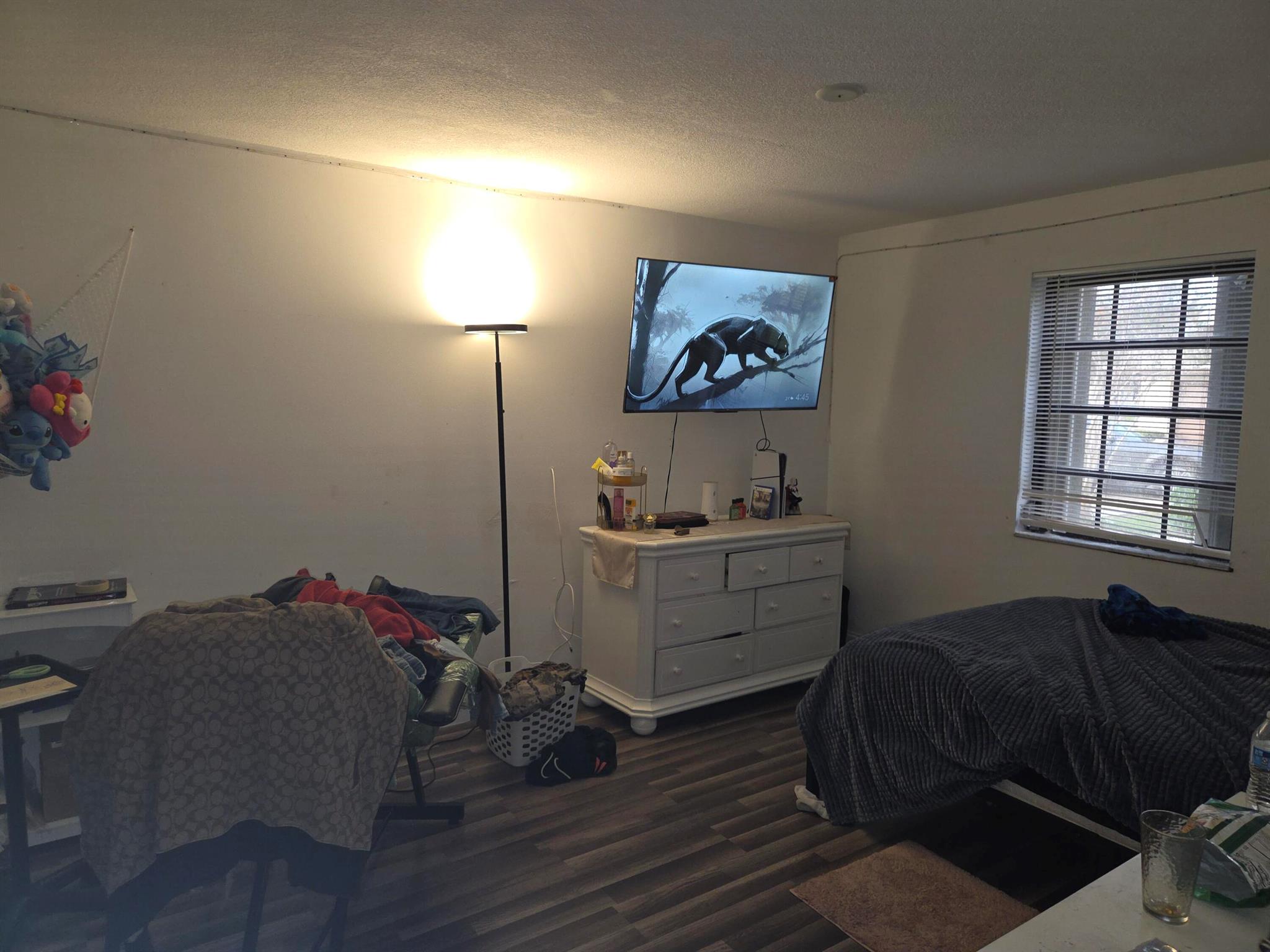 ROOSEVELT ESTATES - Residential Lease