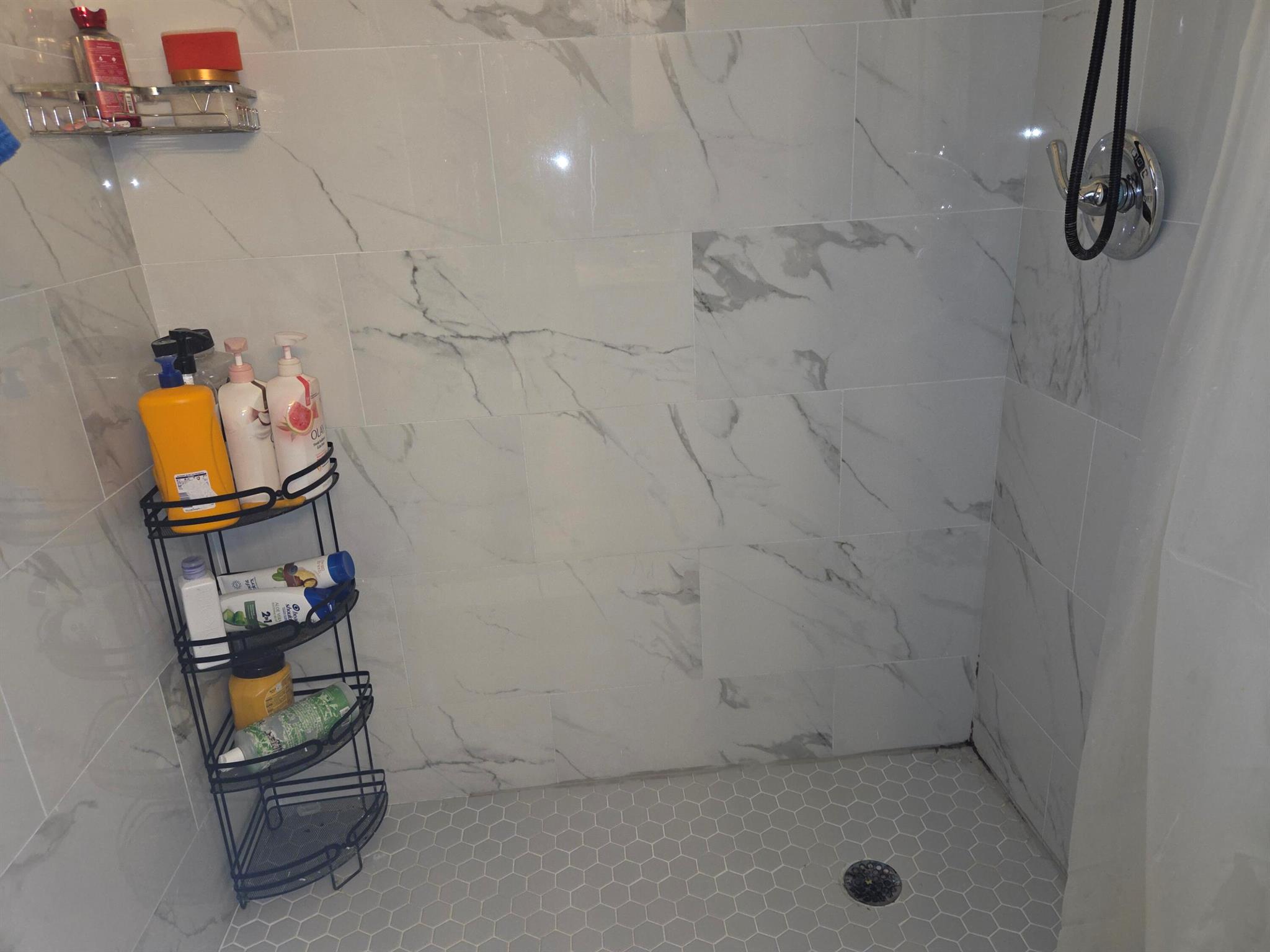 ROOSEVELT ESTATES - Residential Lease