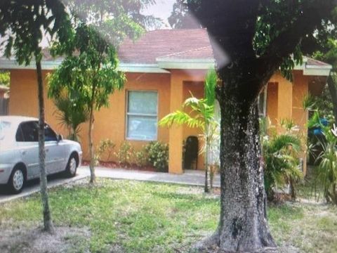 1835 Lauderdale Manor Dr Fort Lauderdale FL 33311