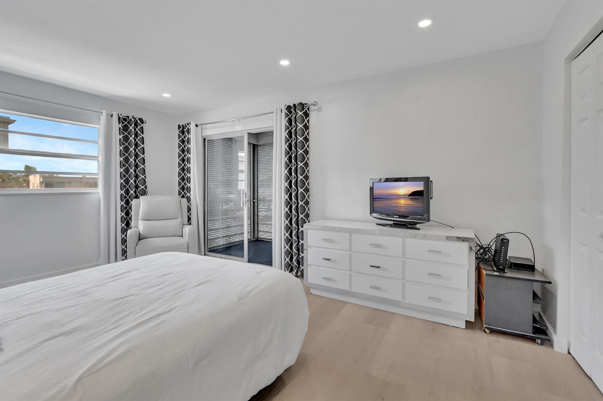 KINGS POINT FLANDERS CONDOS - Residential Lease