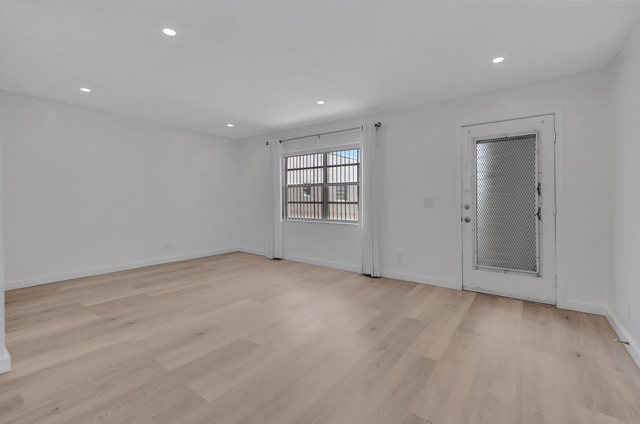 KINGS POINT FLANDERS CONDOS - Residential Lease