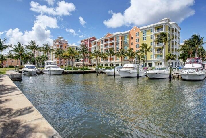 Photo of 806 E WINDWARD Way #301, Lantana, FL 33462 (MLS # B26092501)