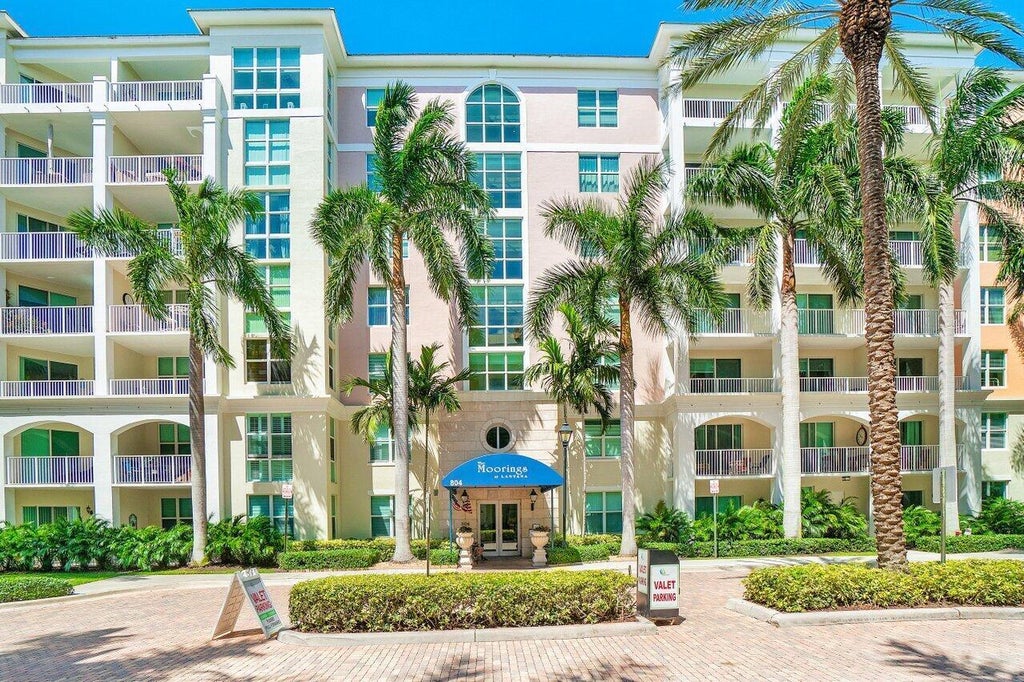 Photo of 806 E WINDWARD Way #301, Lantana, FL 33462 (MLS # B26092501)