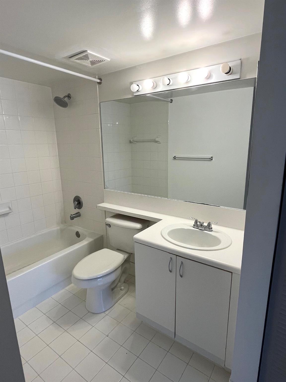 ST ANDREWS AT BOYNTON BEA - Residential Lease