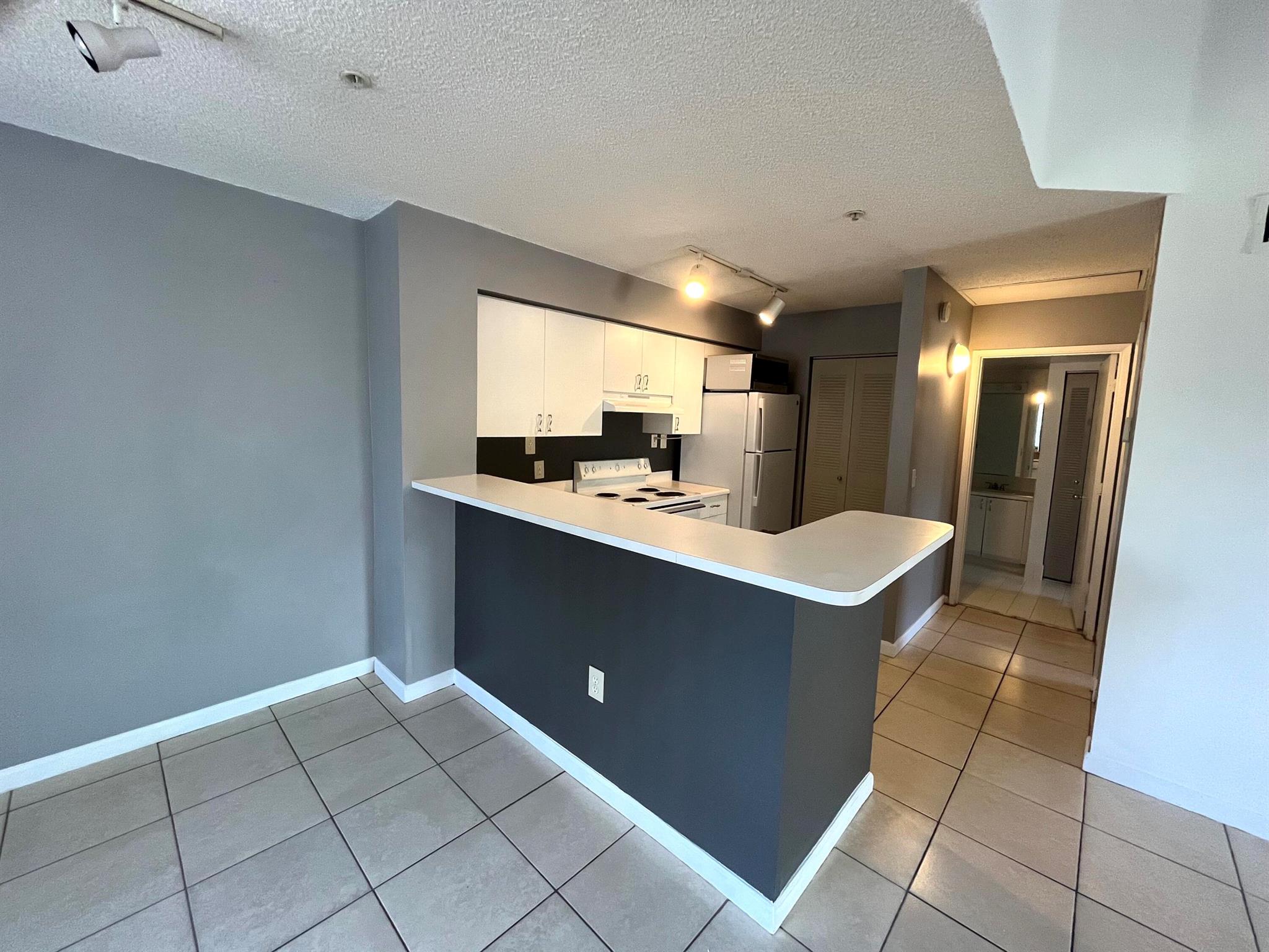 ST ANDREWS AT BOYNTON BEA - Residential Lease