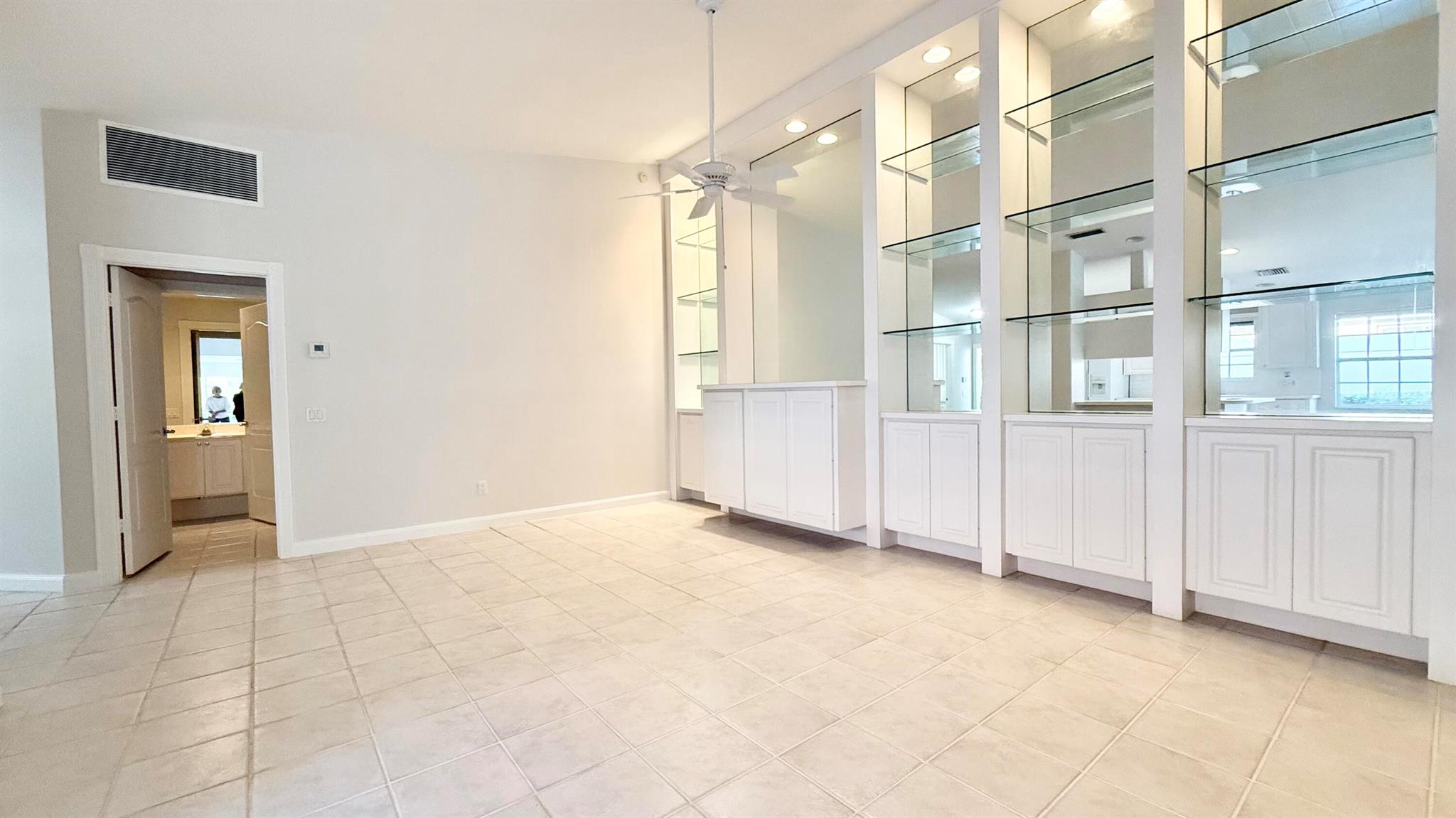 RIVERWALK - Residential