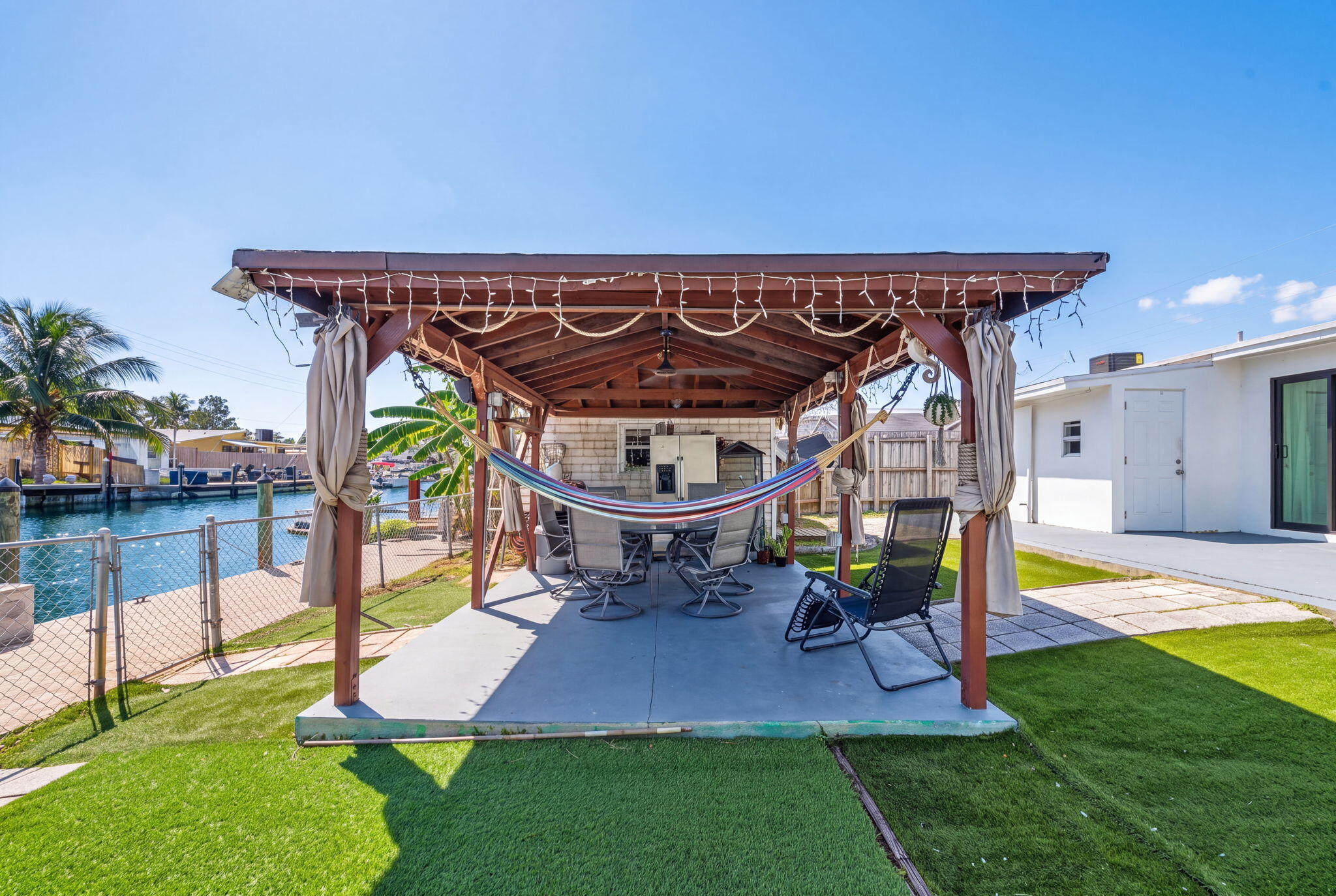 2634 SHERIDAN Street