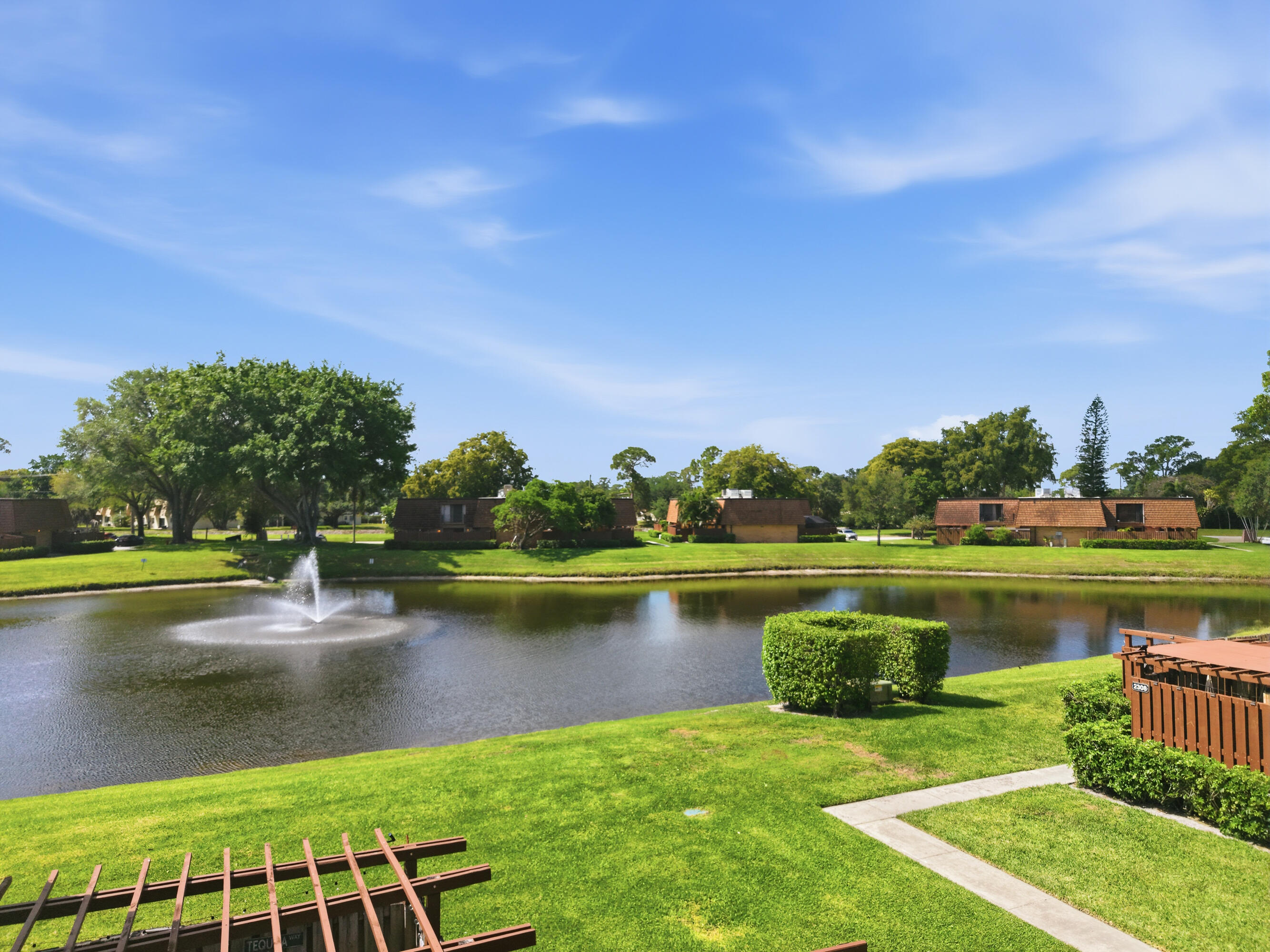 SHERWOOD LAKES - Residential