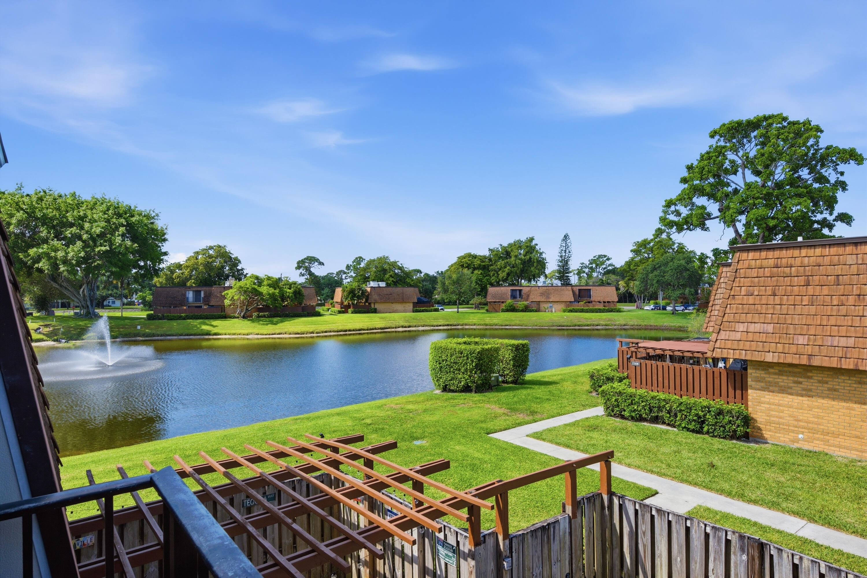 SHERWOOD LAKES - Residential