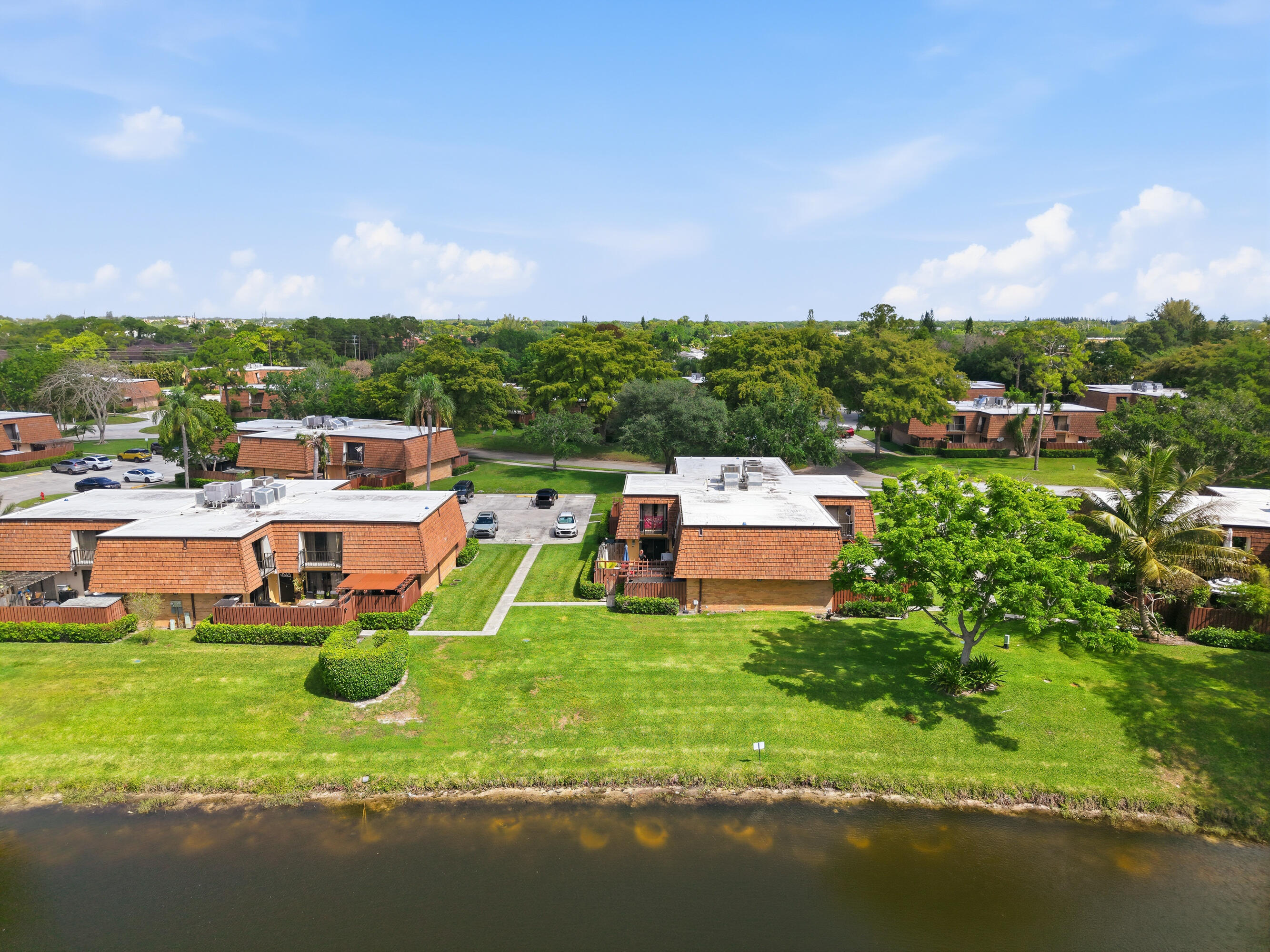 SHERWOOD LAKES - Residential