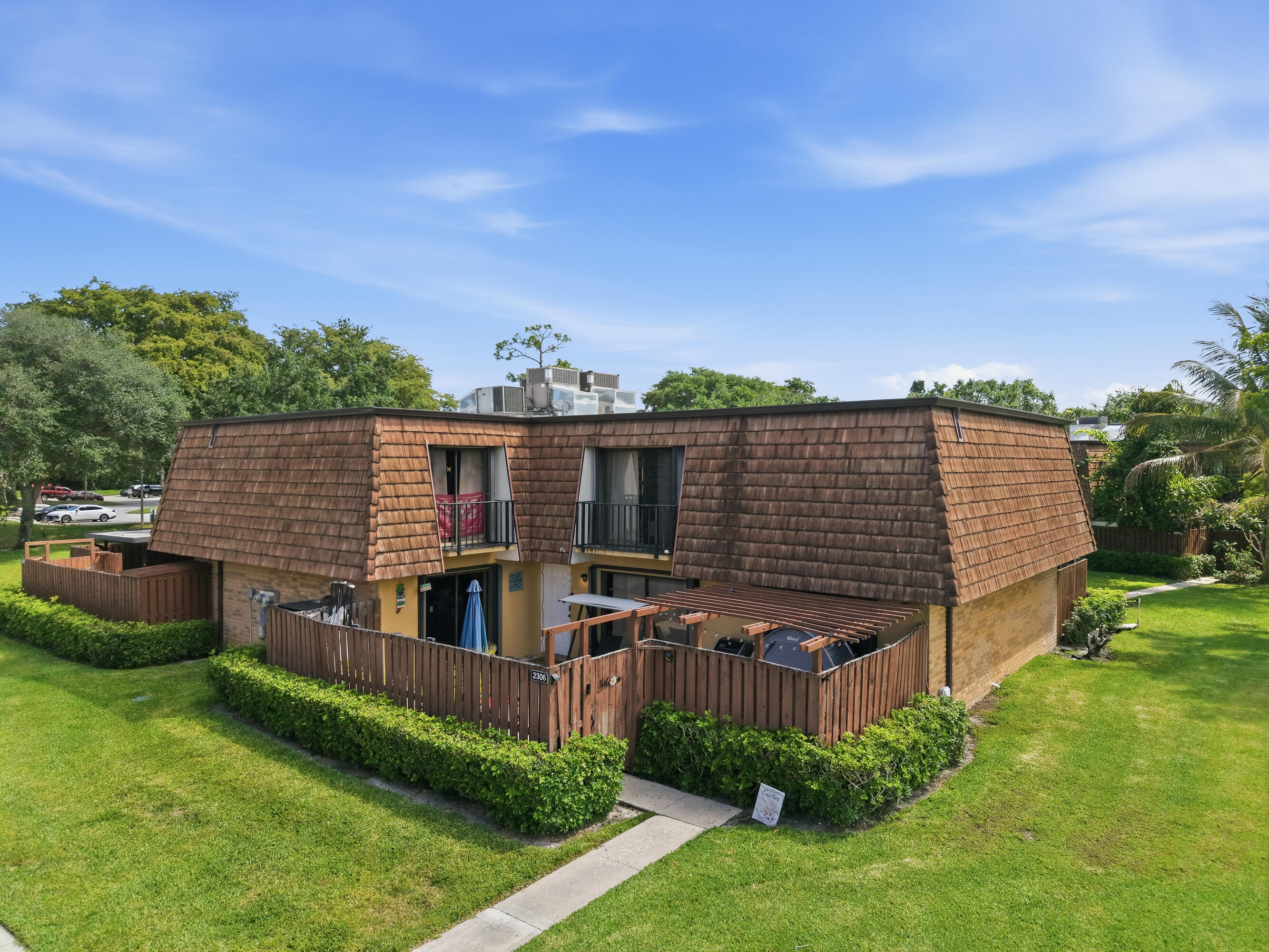 SHERWOOD LAKES - Residential