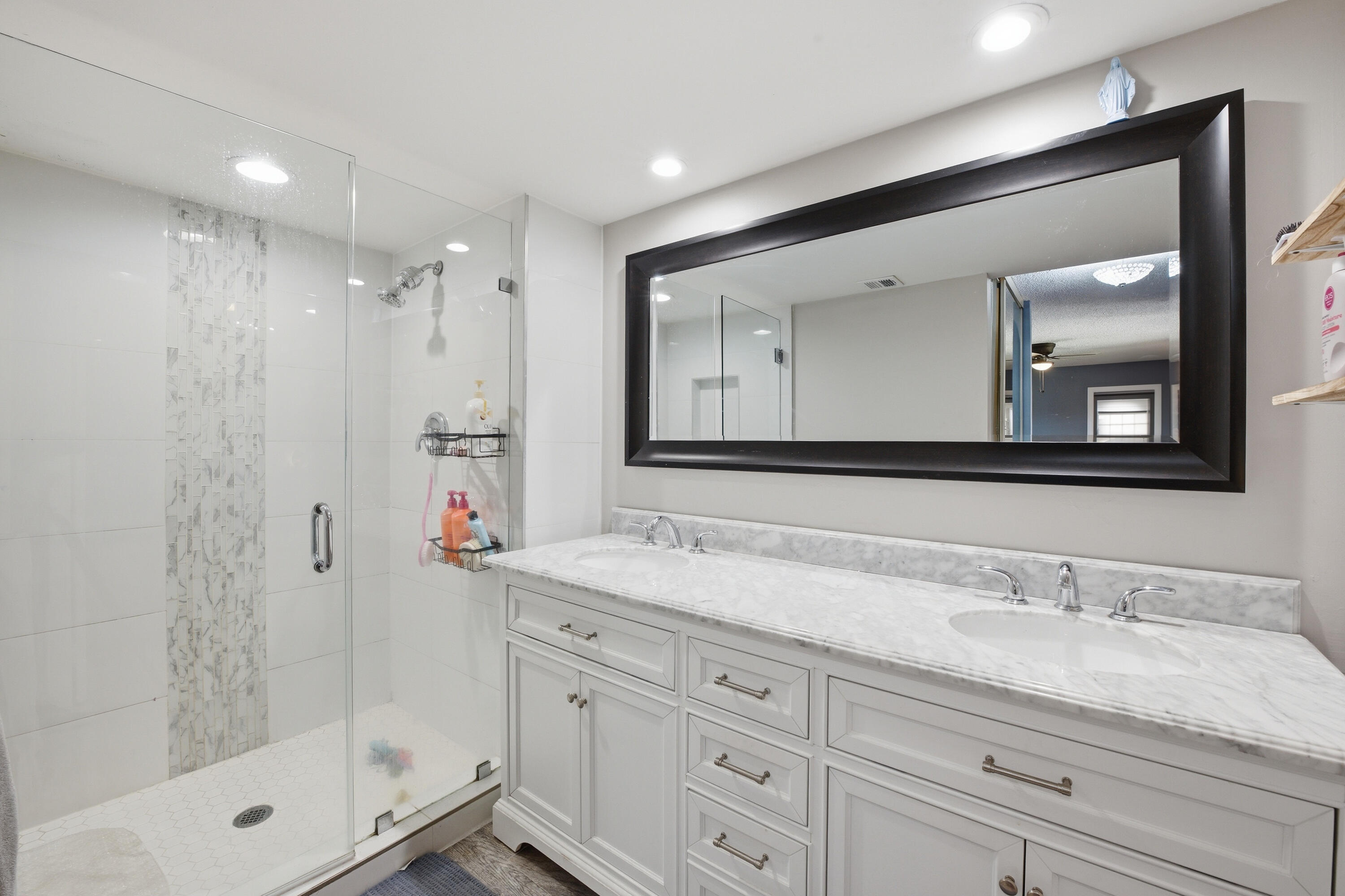 SHERWOOD LAKES - Residential