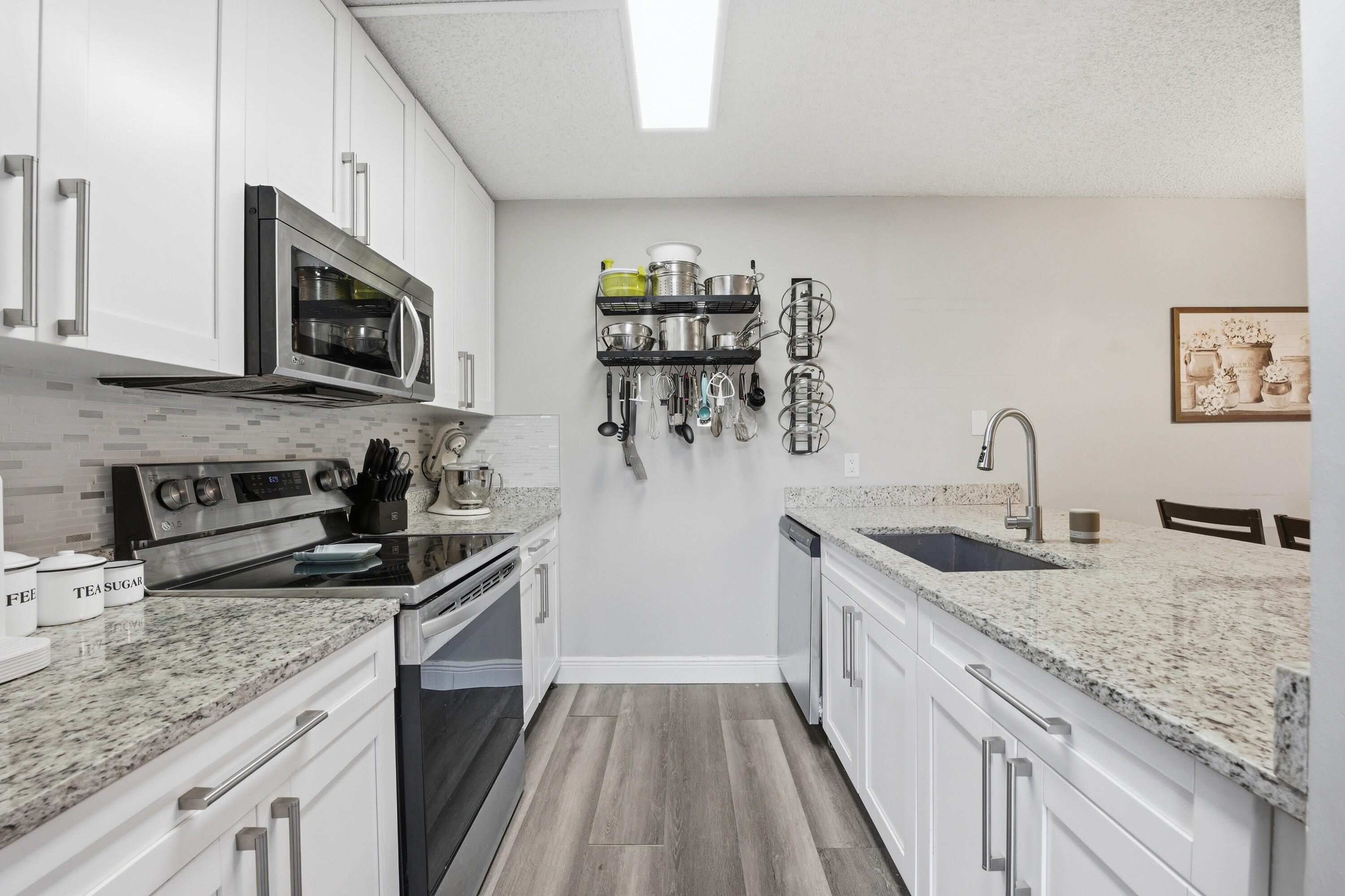 SHERWOOD LAKES - Residential