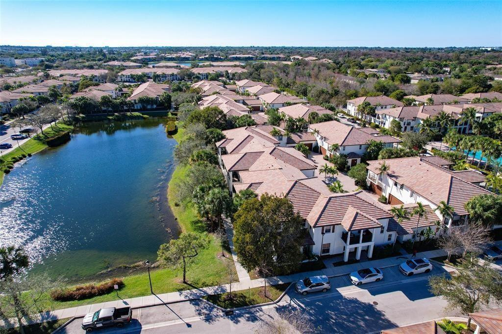 PALOMA LAKES CONDOMINIUM NO 1 - Residential Lease