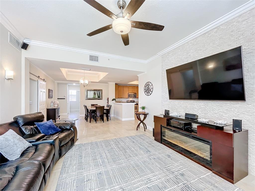 PALOMA LAKES CONDOMINIUM NO 1 - Residential Lease