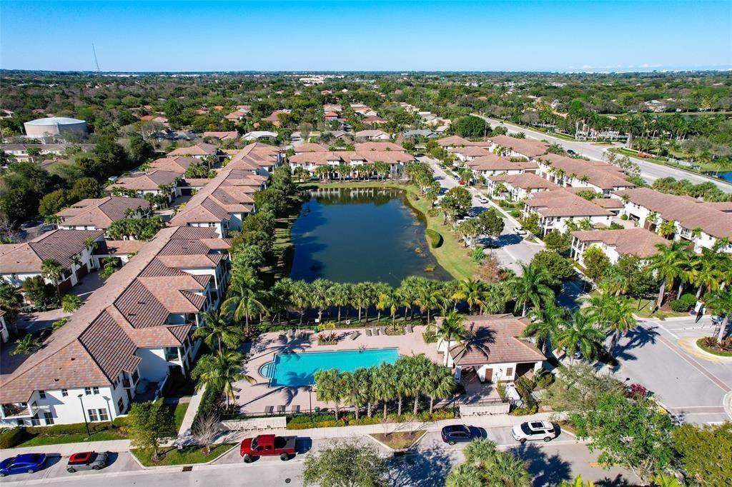 PALOMA LAKES CONDOMINIUM NO 1 - Residential Lease