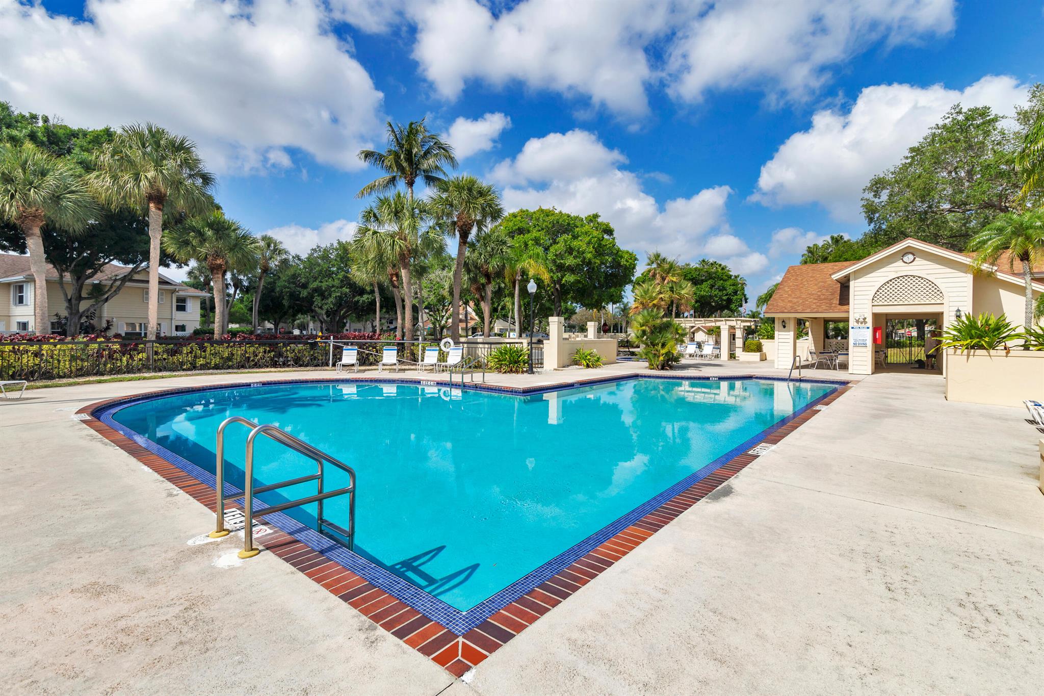 WELLESLEY AT LAKE CLARKE - Residential