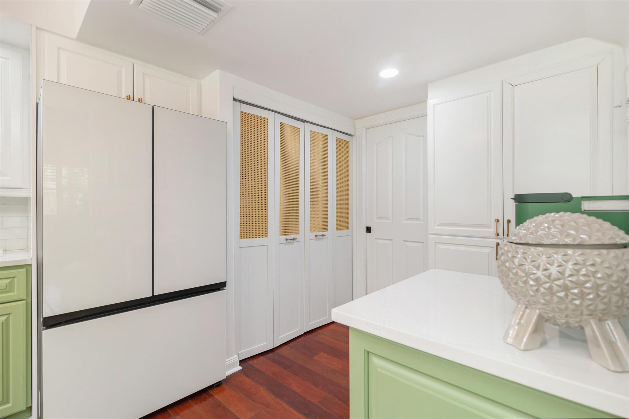 WELLESLEY AT LAKE CLARKE - Residential