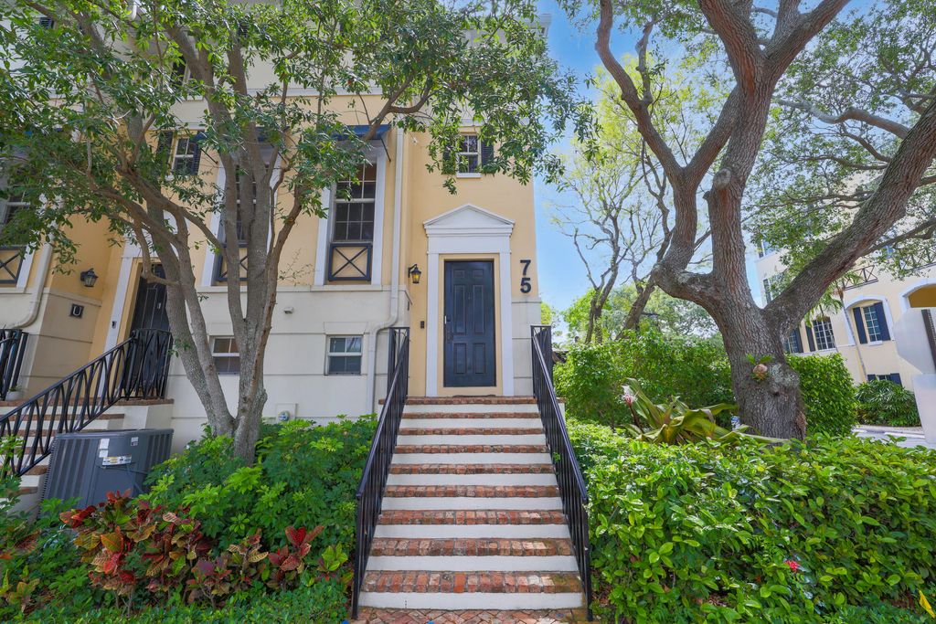 Photo of 75 NE 5th Avenue #V, Delray Beach, FL 33483 (MLS # R11006568)