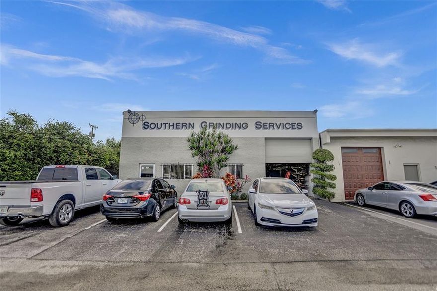 BUILDING IS ZONED B4. 3200 SQ FT. TWO BAY DOORS(12x12 10x12), TWO BATHROOMS AND TWO OVERSIZED OFFICES. THREE PHASE 400AMP. LOCATED JUST OFF I95. WAS USED FOR A FAMILY OWNED GRINDING BUSINESS. PLEASE CALL FOR MORE DETAILS.