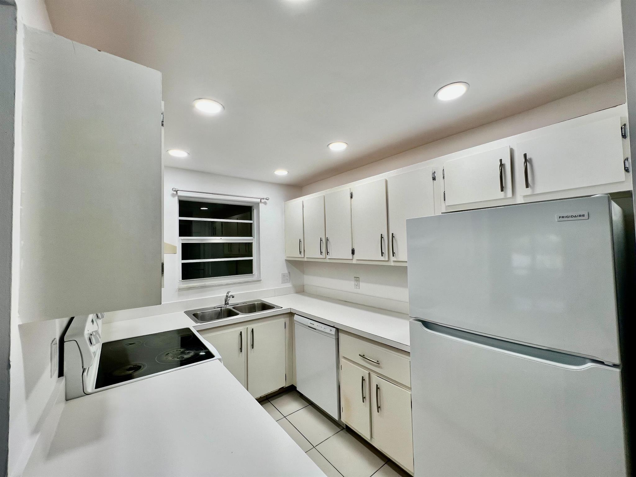 BOCA LINDA CONDO - Residential Lease