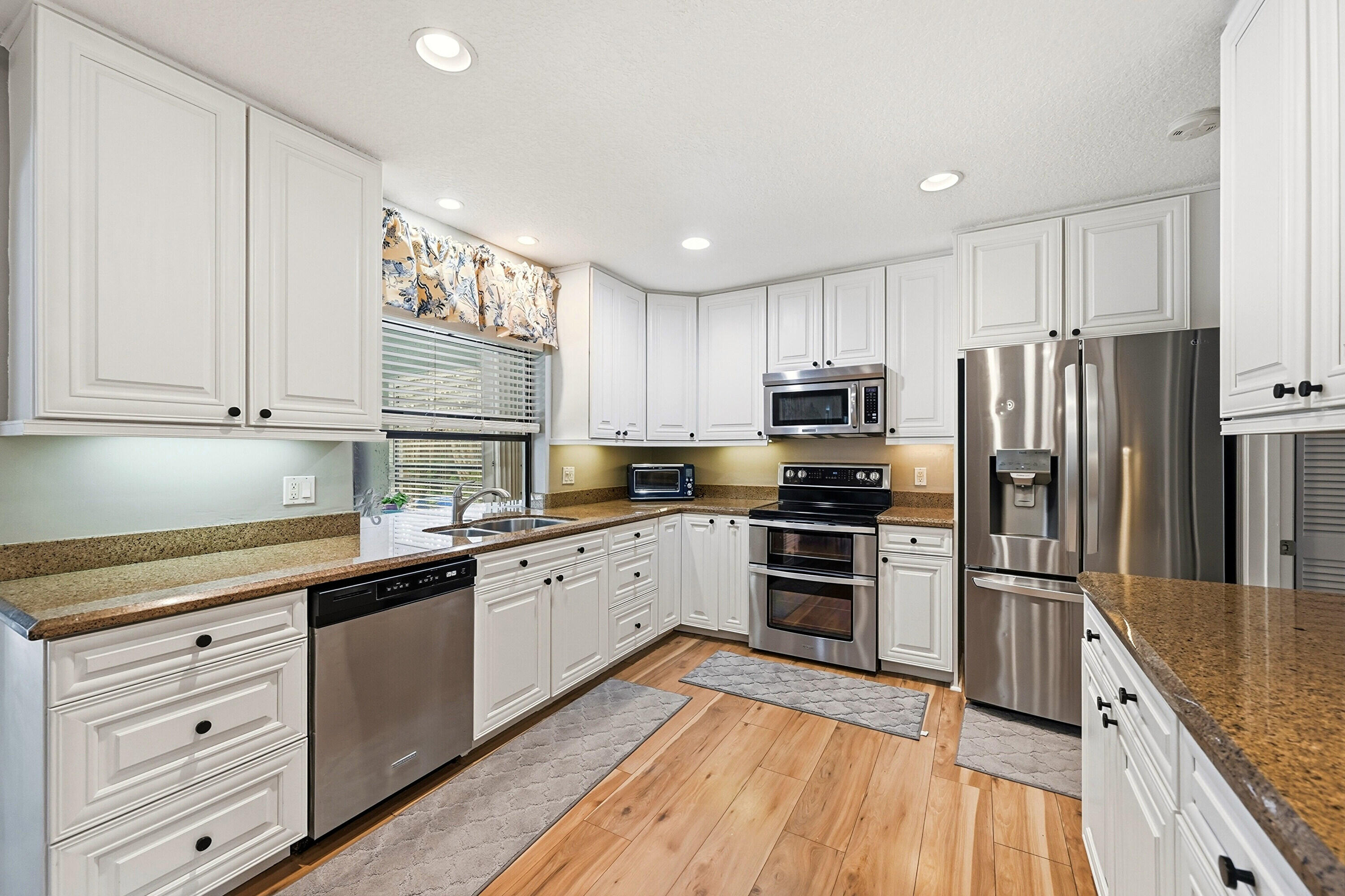 MAPLEWOOD - Residential