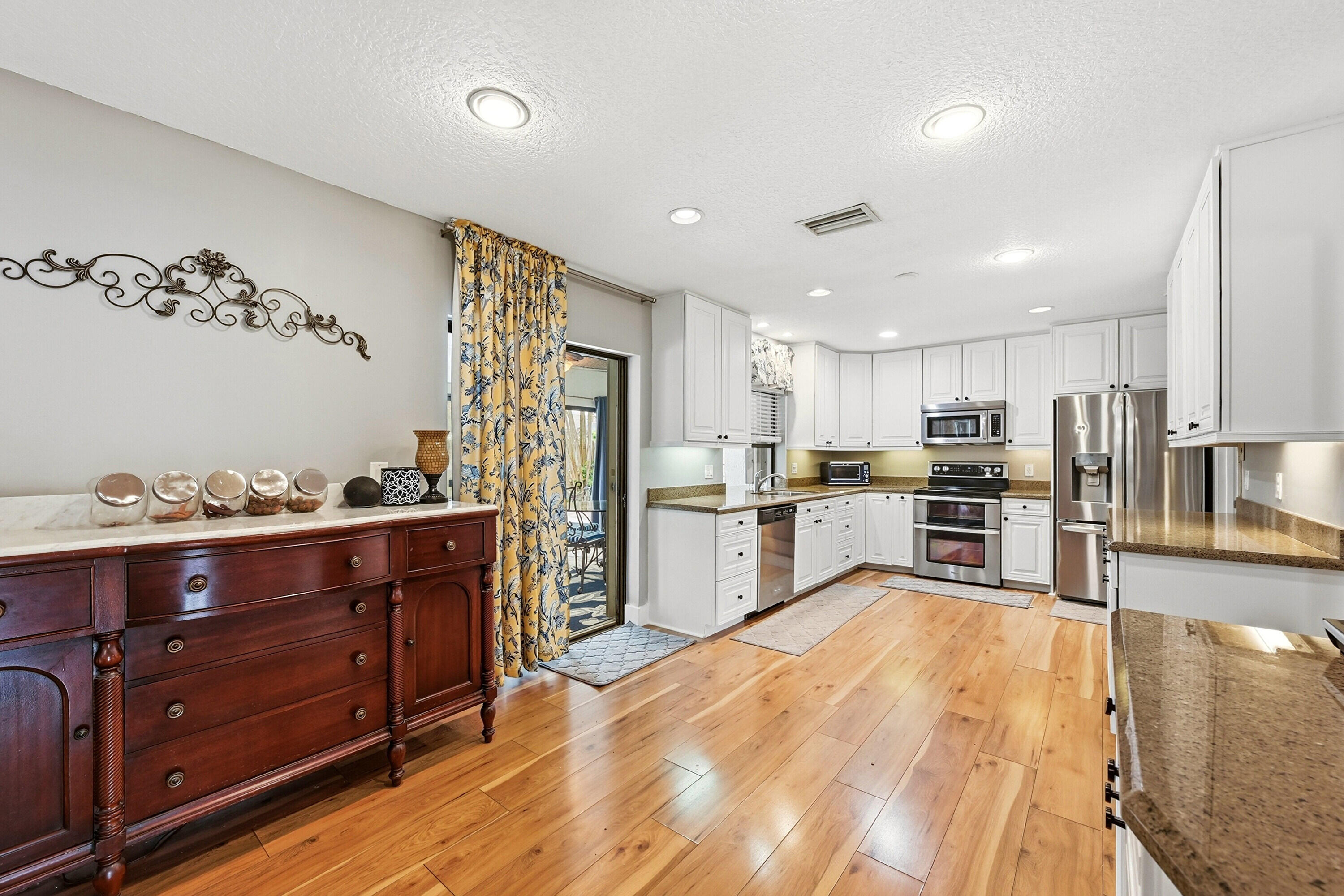 MAPLEWOOD - Residential
