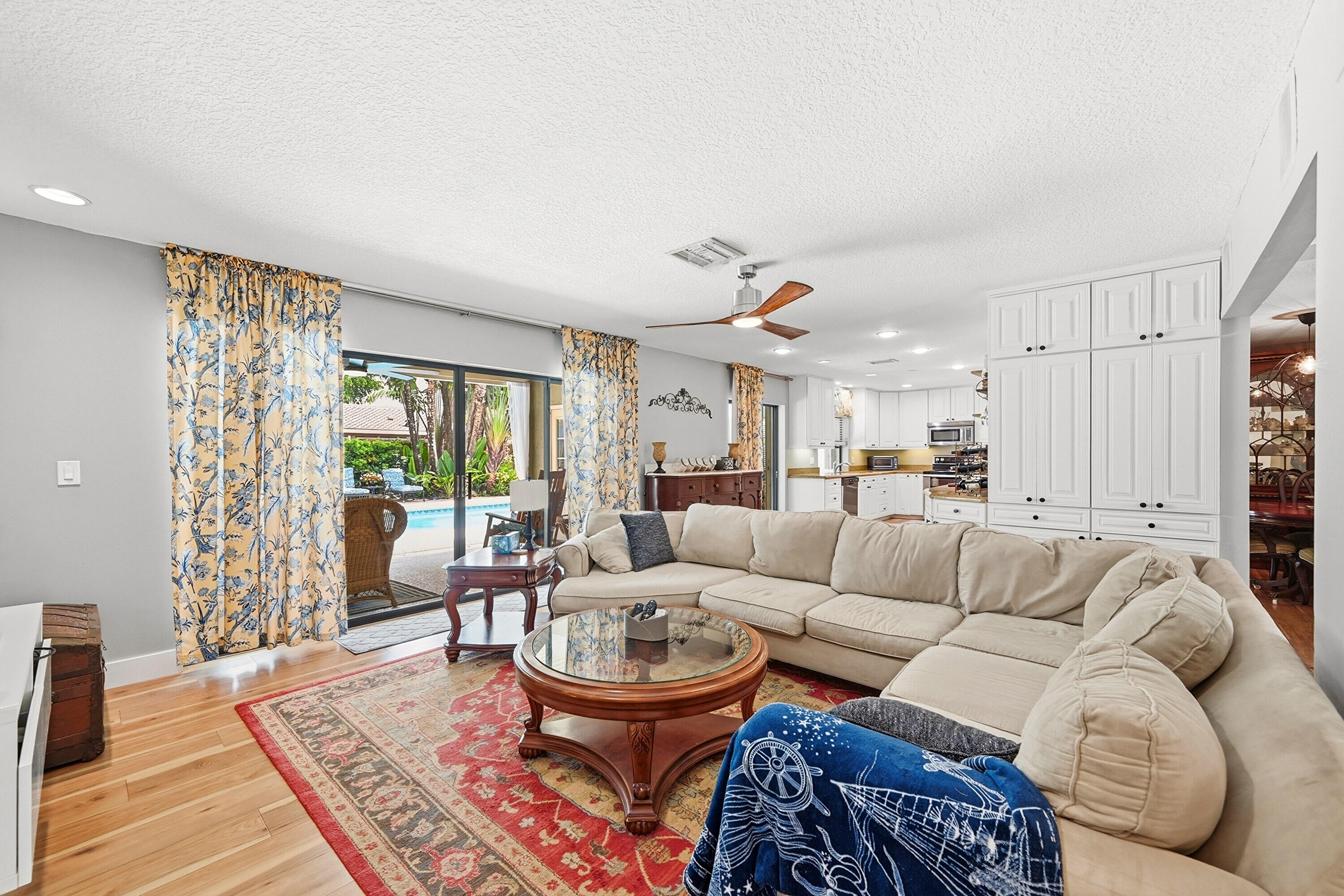 MAPLEWOOD - Residential