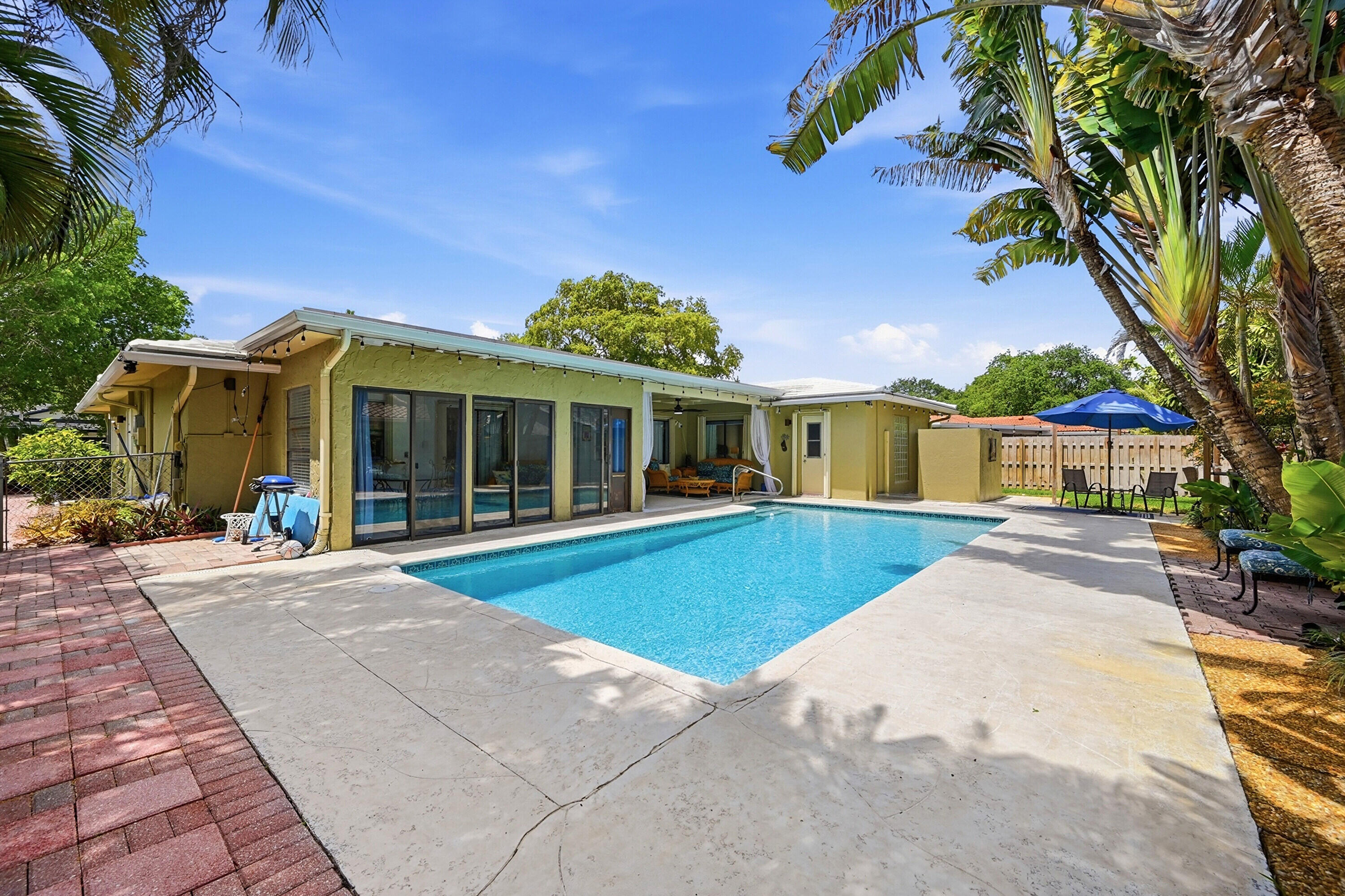 MAPLEWOOD - Residential