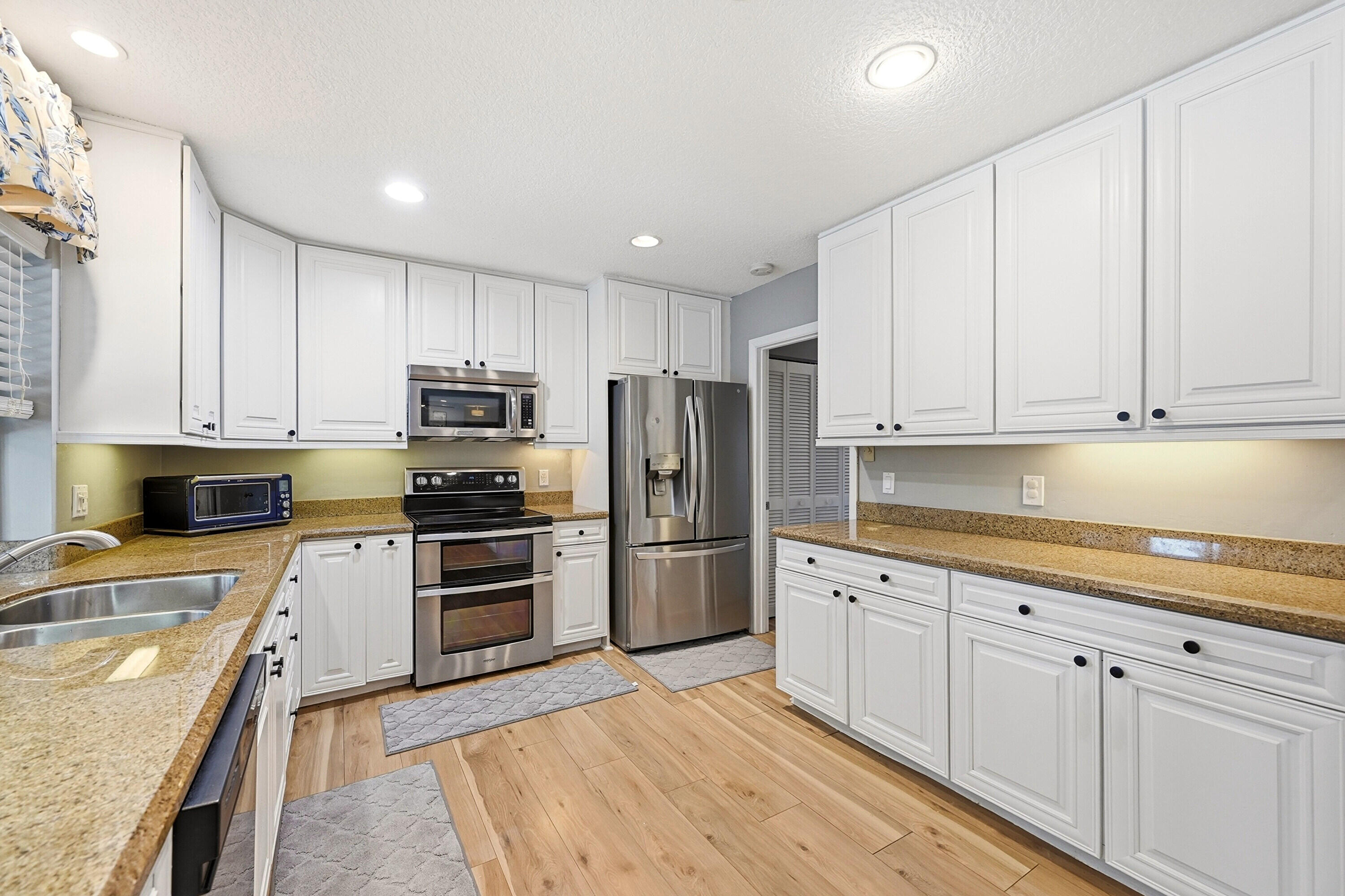 MAPLEWOOD - Residential