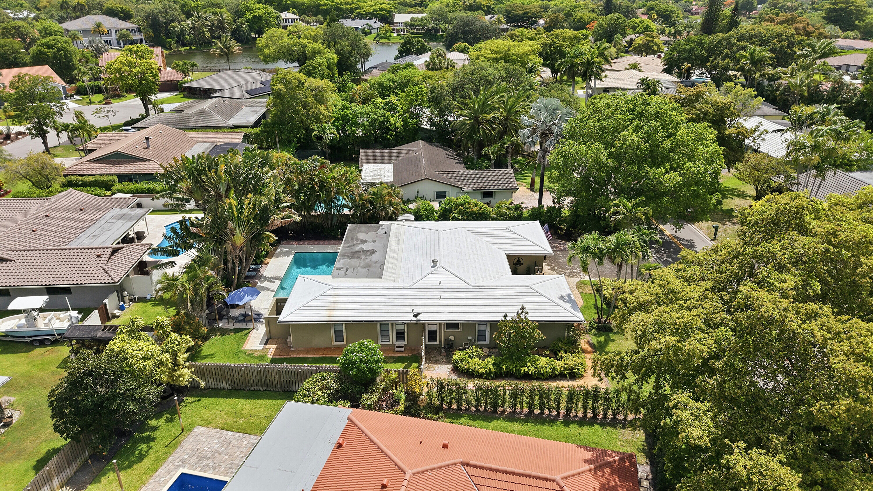 MAPLEWOOD - Residential