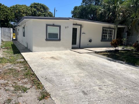 711 Fernwood Drive West Palm Beach FL 33405