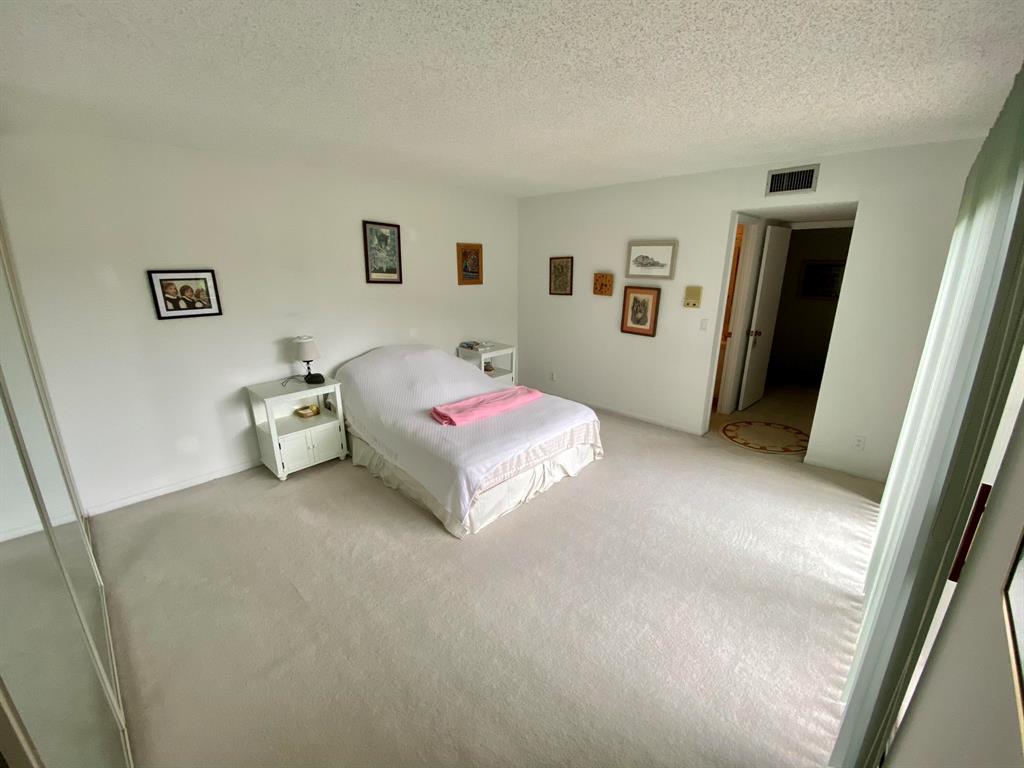 SPANISH WELLS CONDO II - Residential