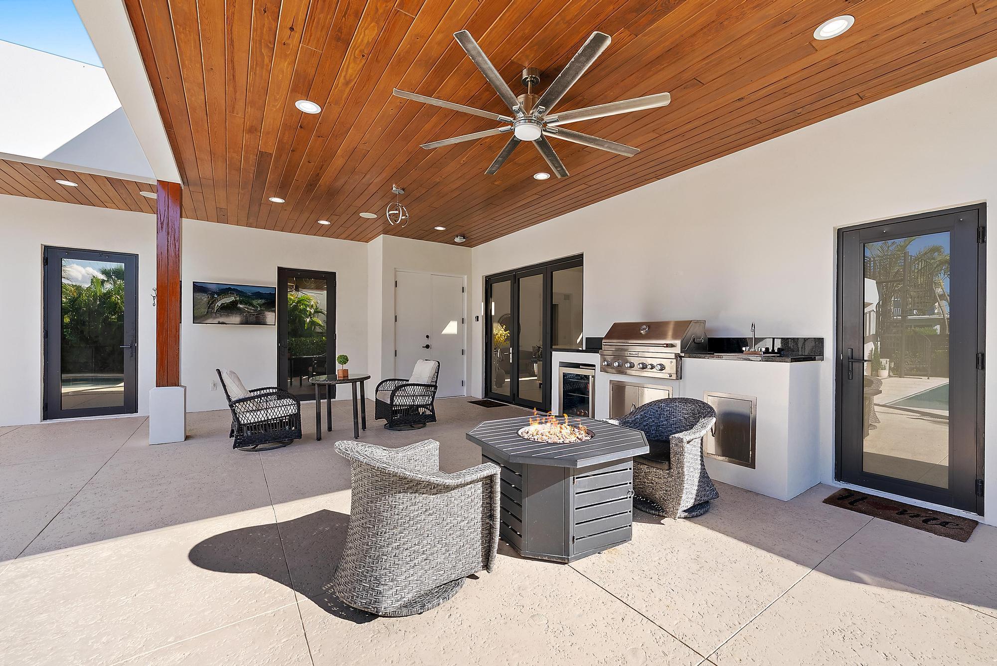 NORTH LAKE WORTH - Residential