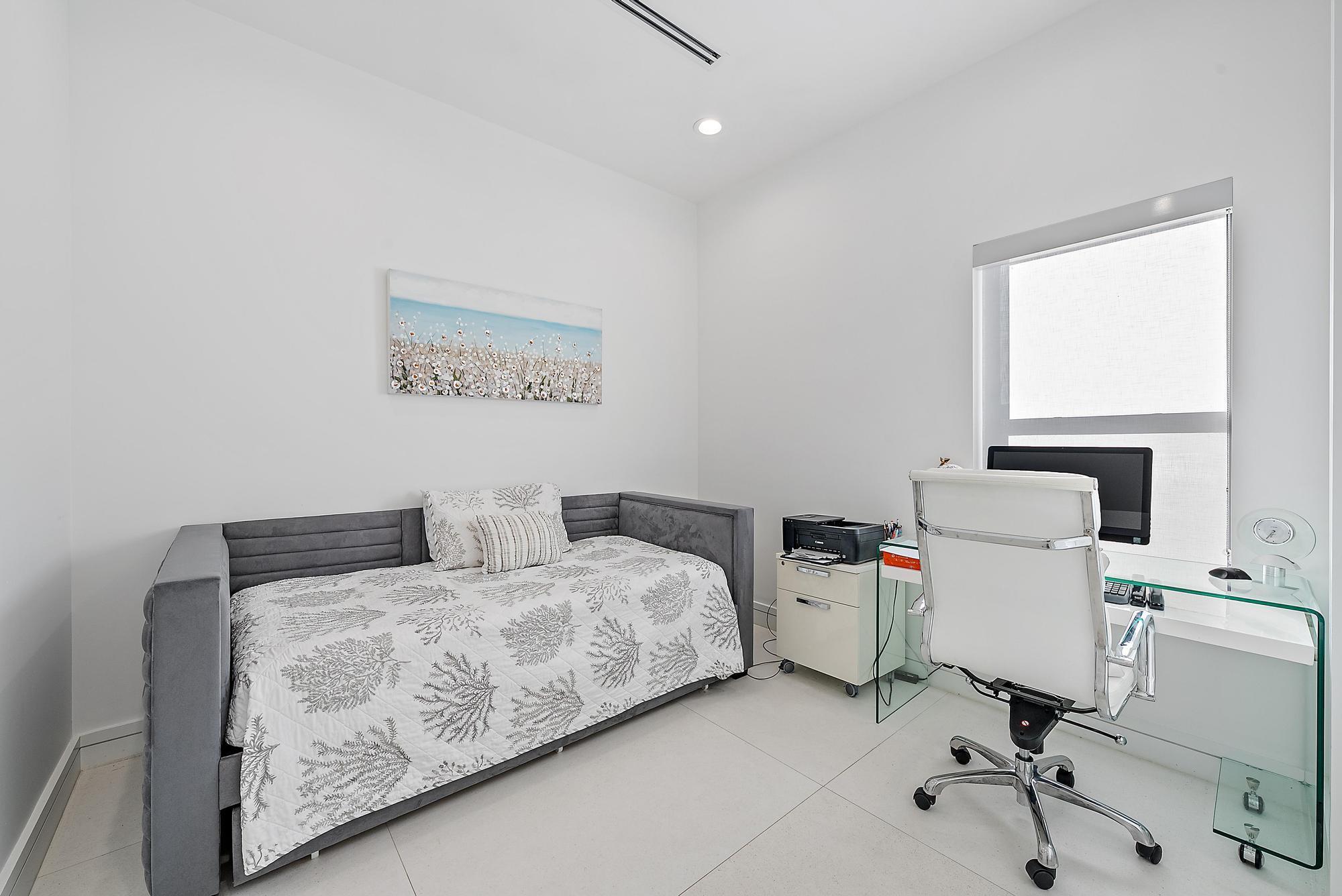 NORTH LAKE WORTH - Residential