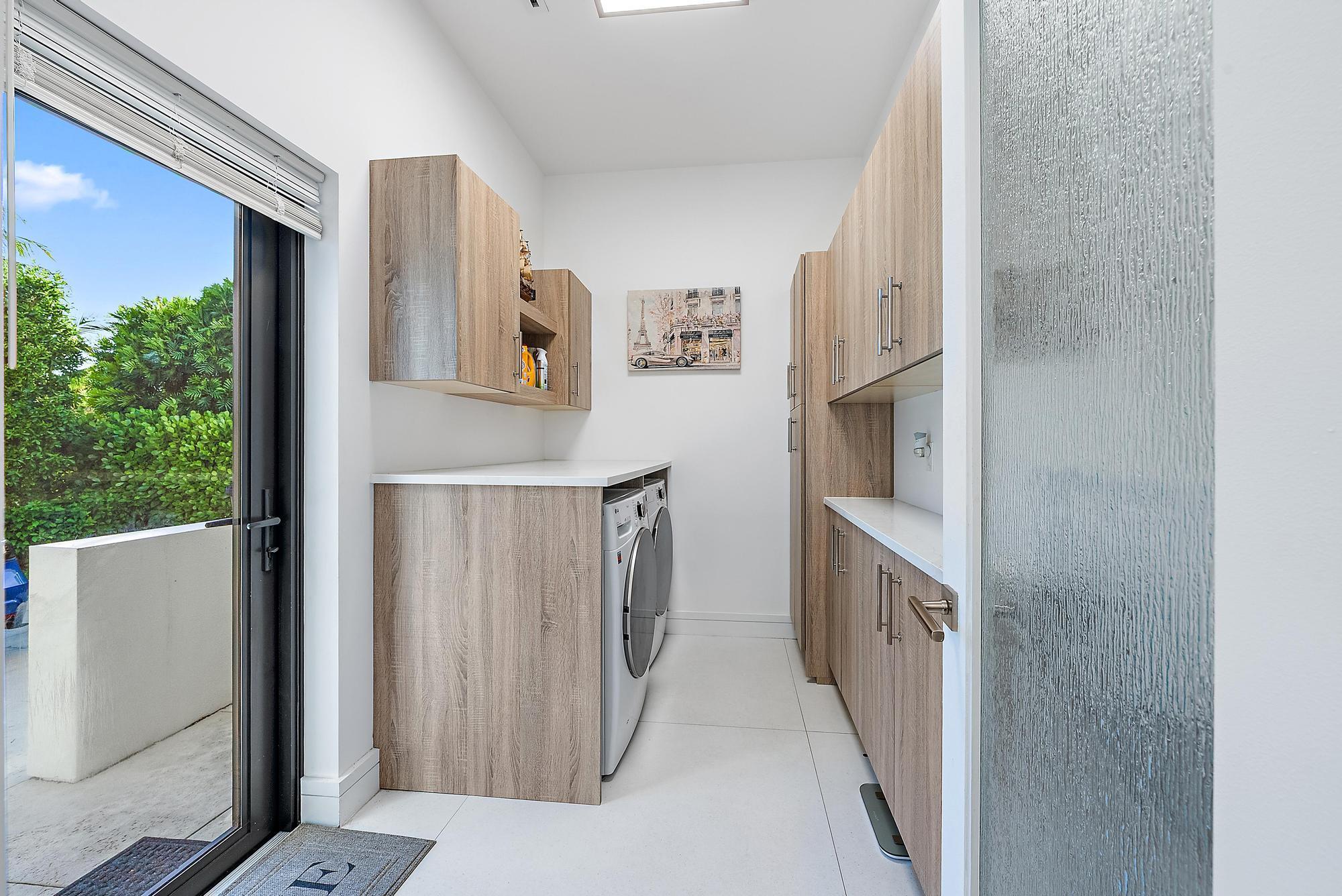 NORTH LAKE WORTH - Residential