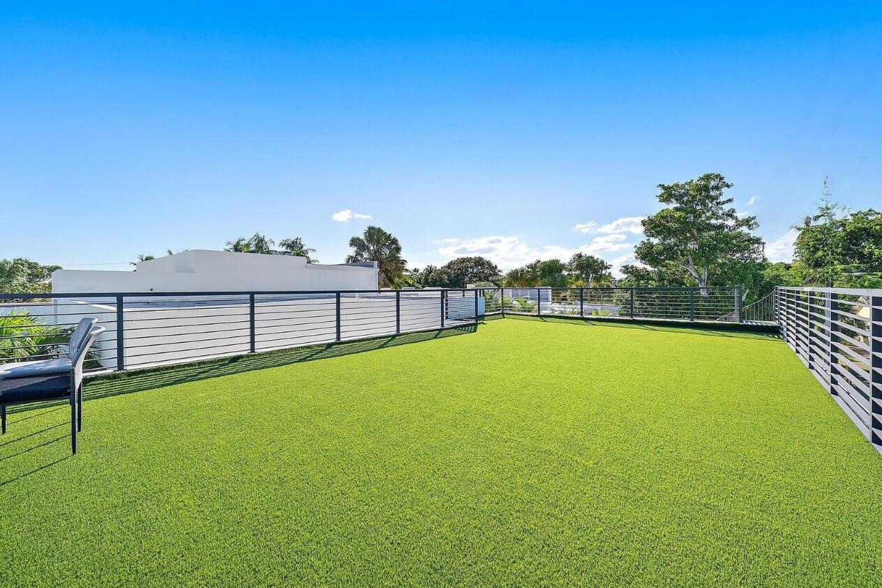 NORTH LAKE WORTH - Residential