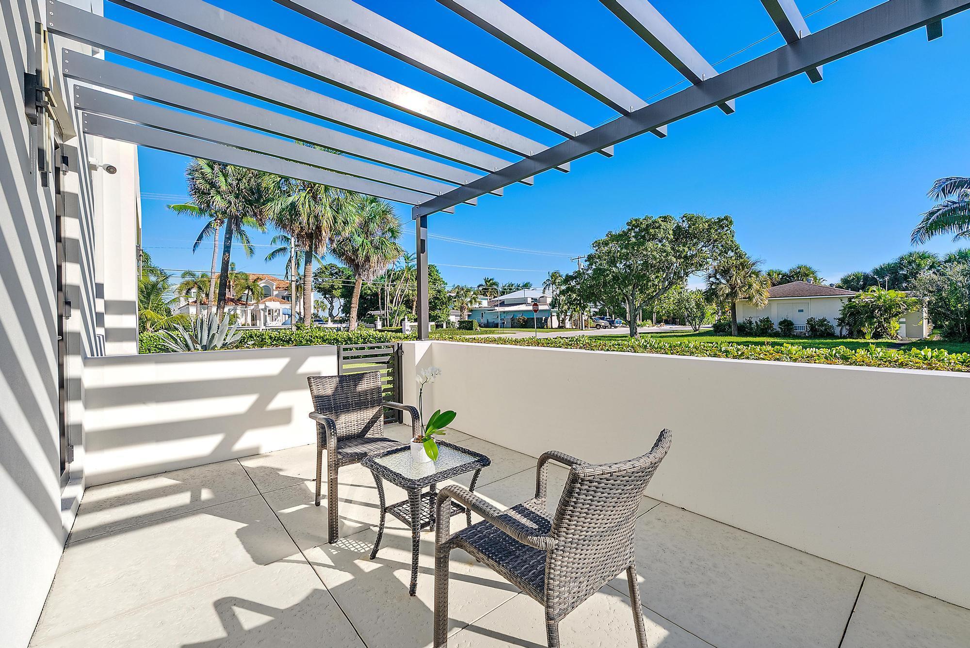 NORTH LAKE WORTH - Residential