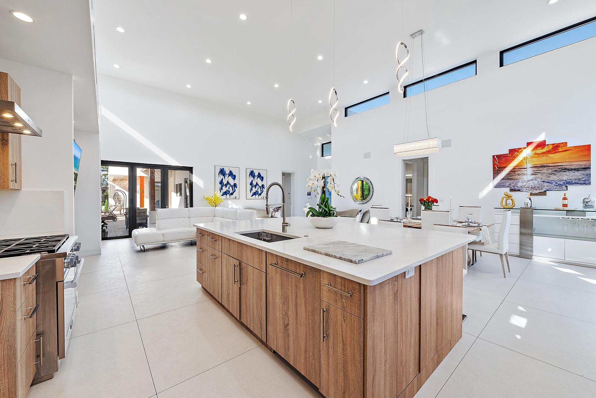 NORTH LAKE WORTH - Residential