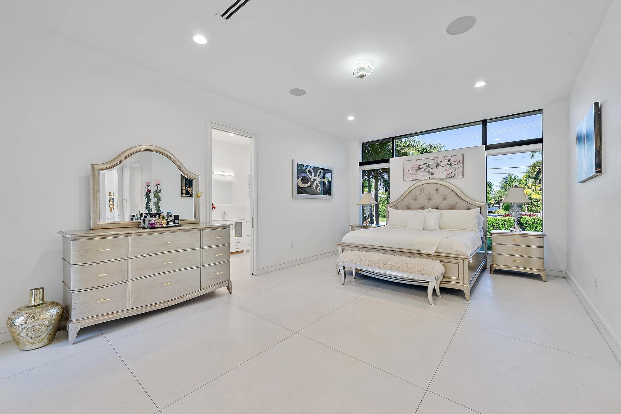 NORTH LAKE WORTH - Residential