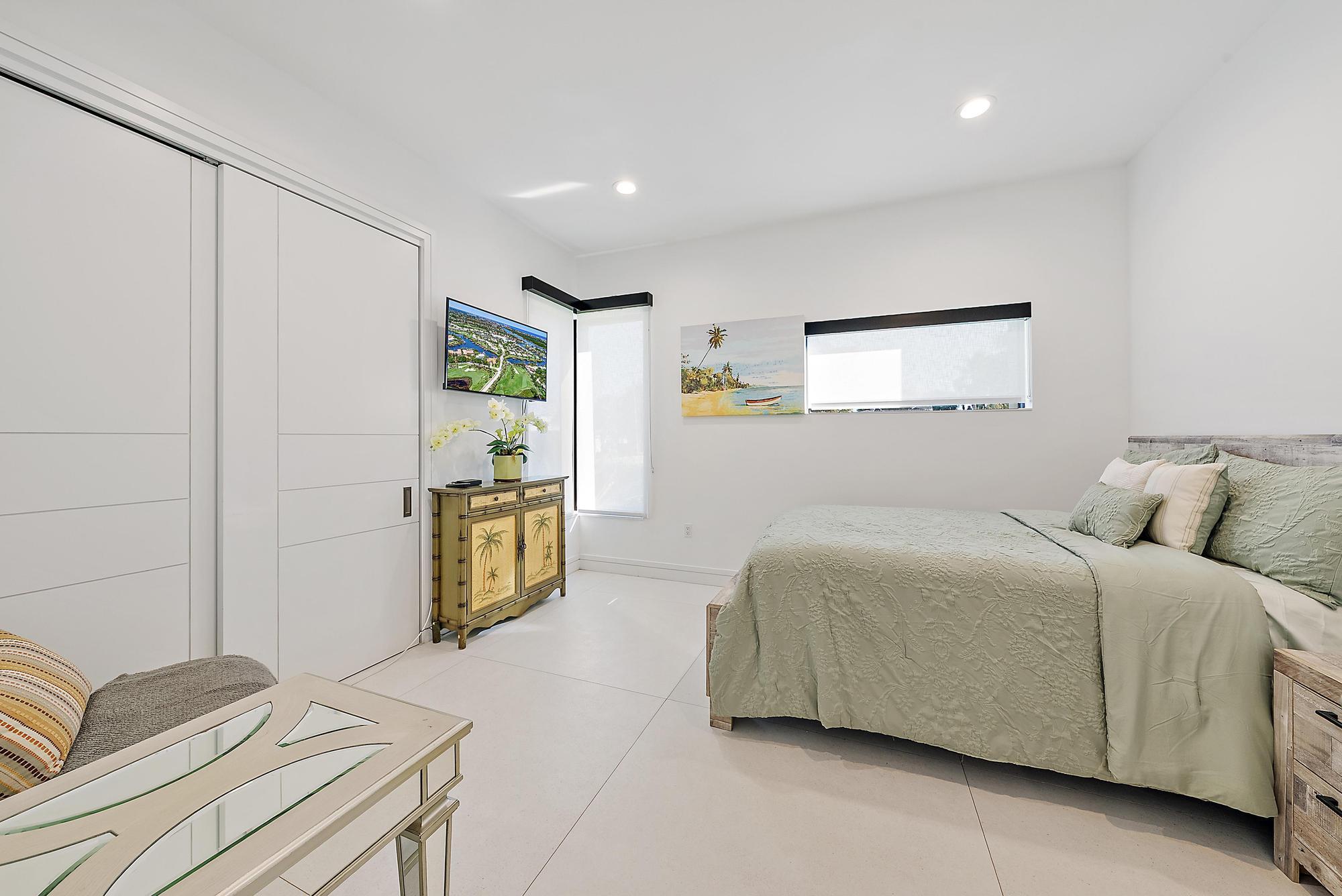 NORTH LAKE WORTH - Residential