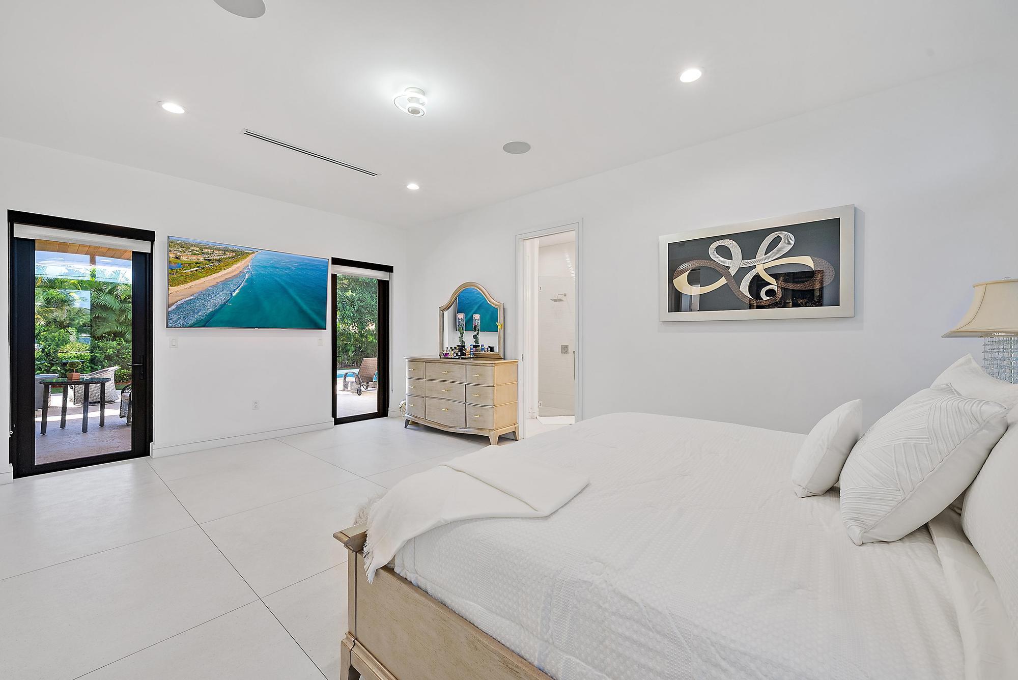 NORTH LAKE WORTH - Residential