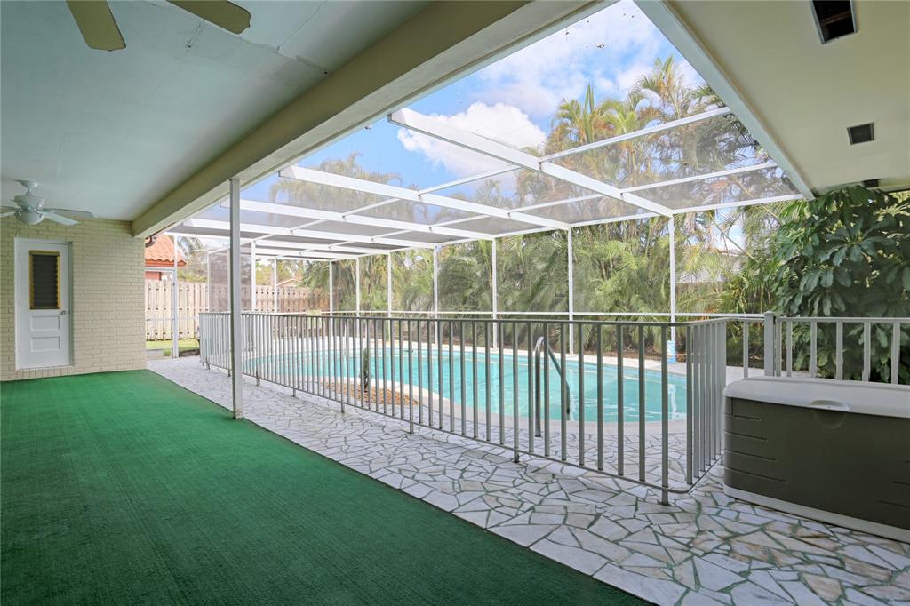 Hollywood Golf Estates Se - Residential